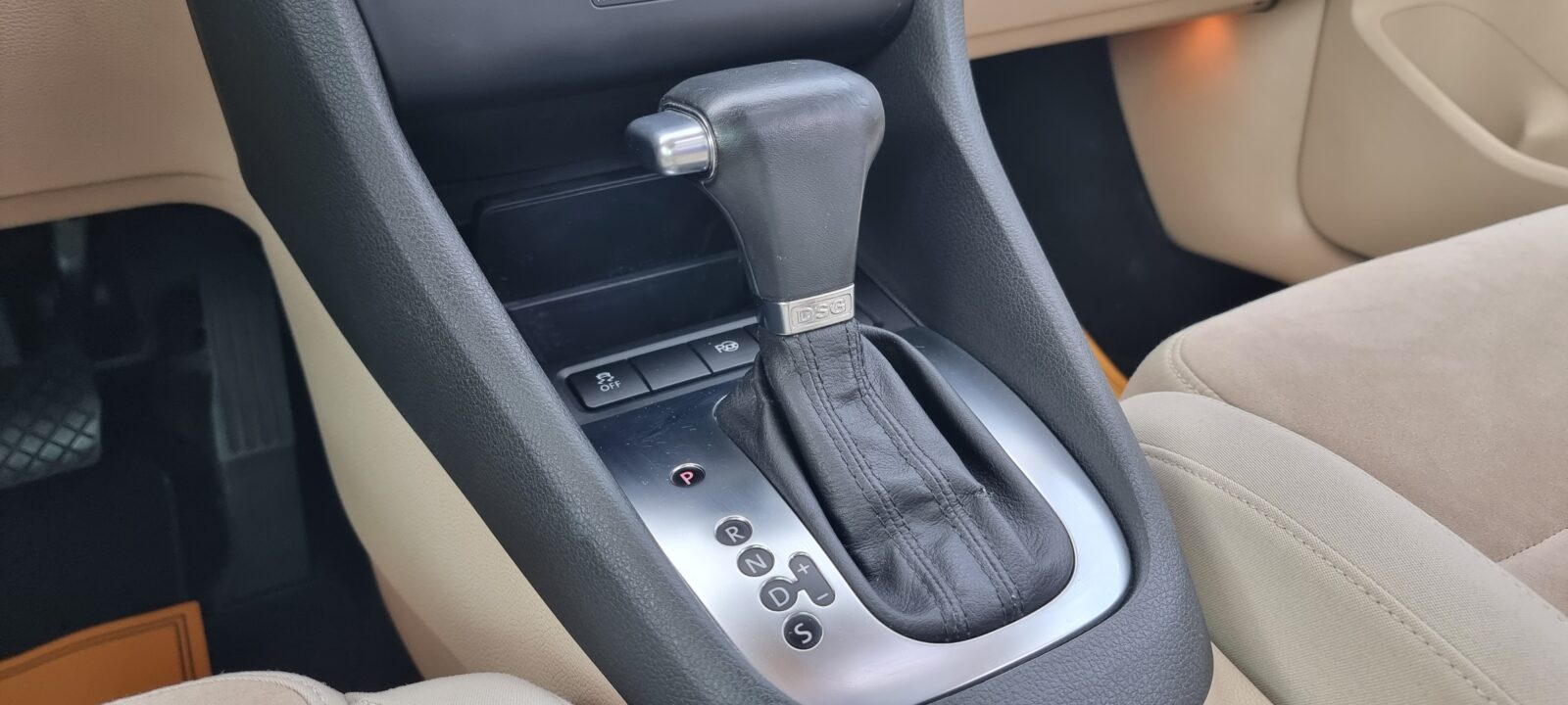 VW GOLF VI, AUTOMAT, PANORAMIC 2.0 TDI, 140 CP, AN 2010, EURO 5  RATE-LIVRARE-GARANTIE