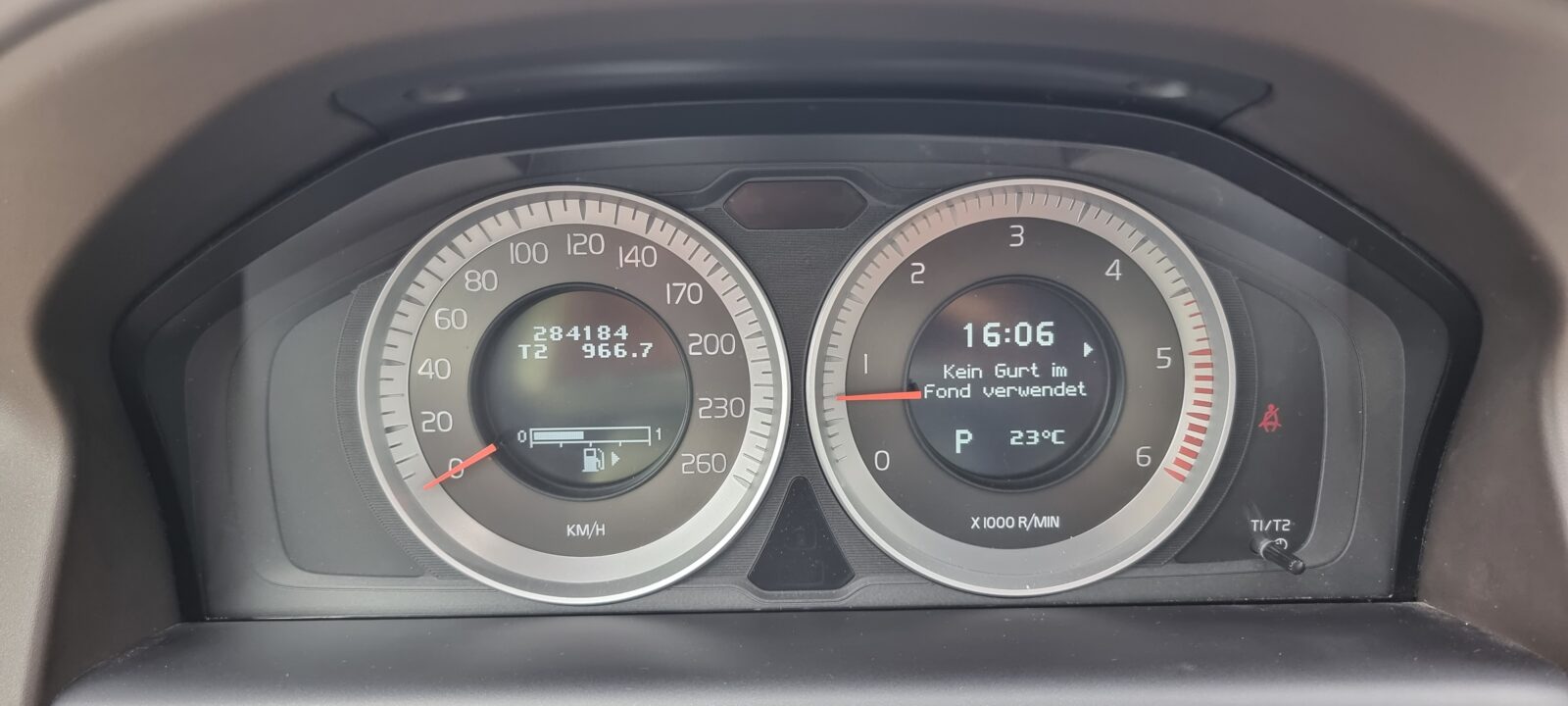 VOLVO XC60 4X4, 2.4 DIESEL, 163 CP, AN 2011, EURO 5     RATE-LIVRARE-GARANTIE