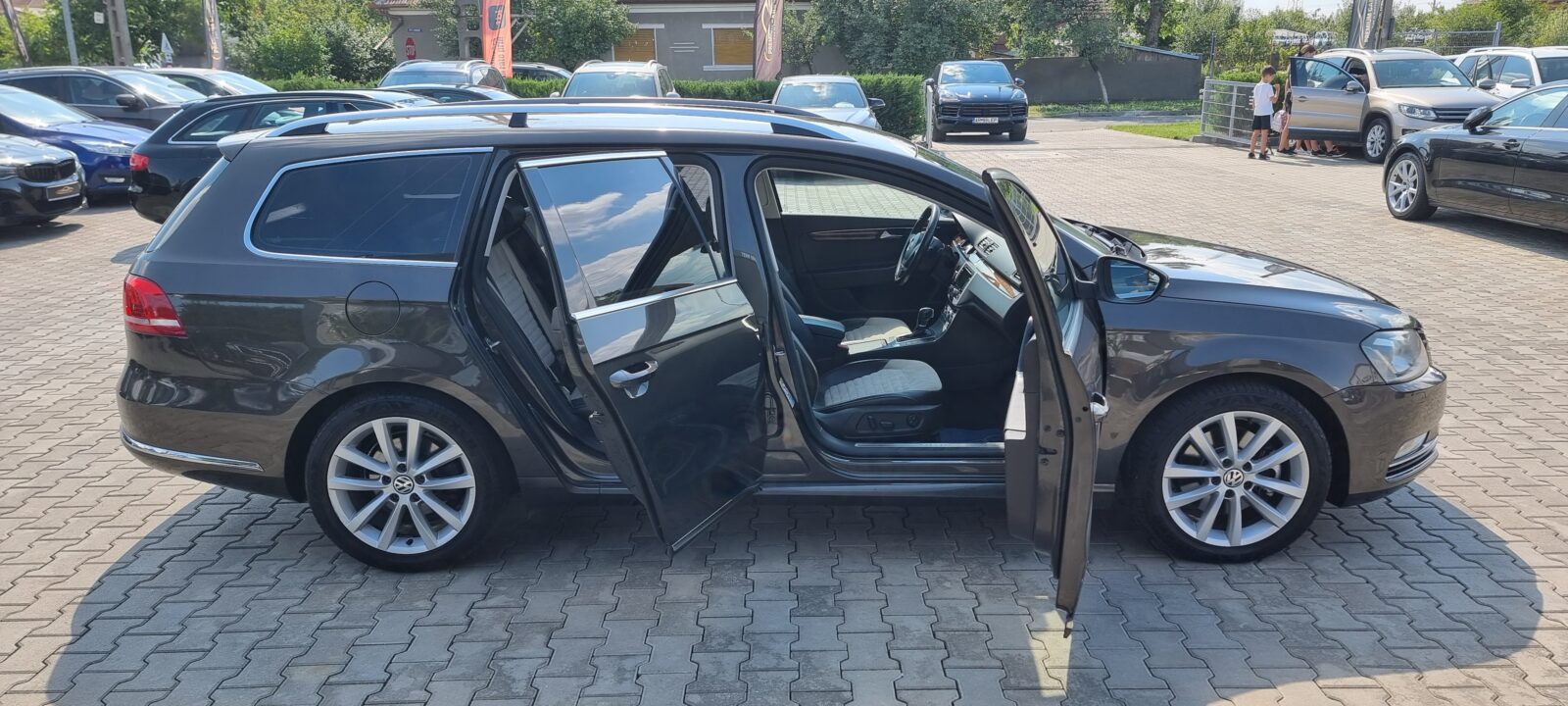 VW PASSAT, 2.0 TDI, 140 CP, AN 2012, EURO 5 REVIZIE EFECTUATA ( DISTRIBUTIE + ULEI SI FILTRE )  RATE-LIVRARE-GARANTIE