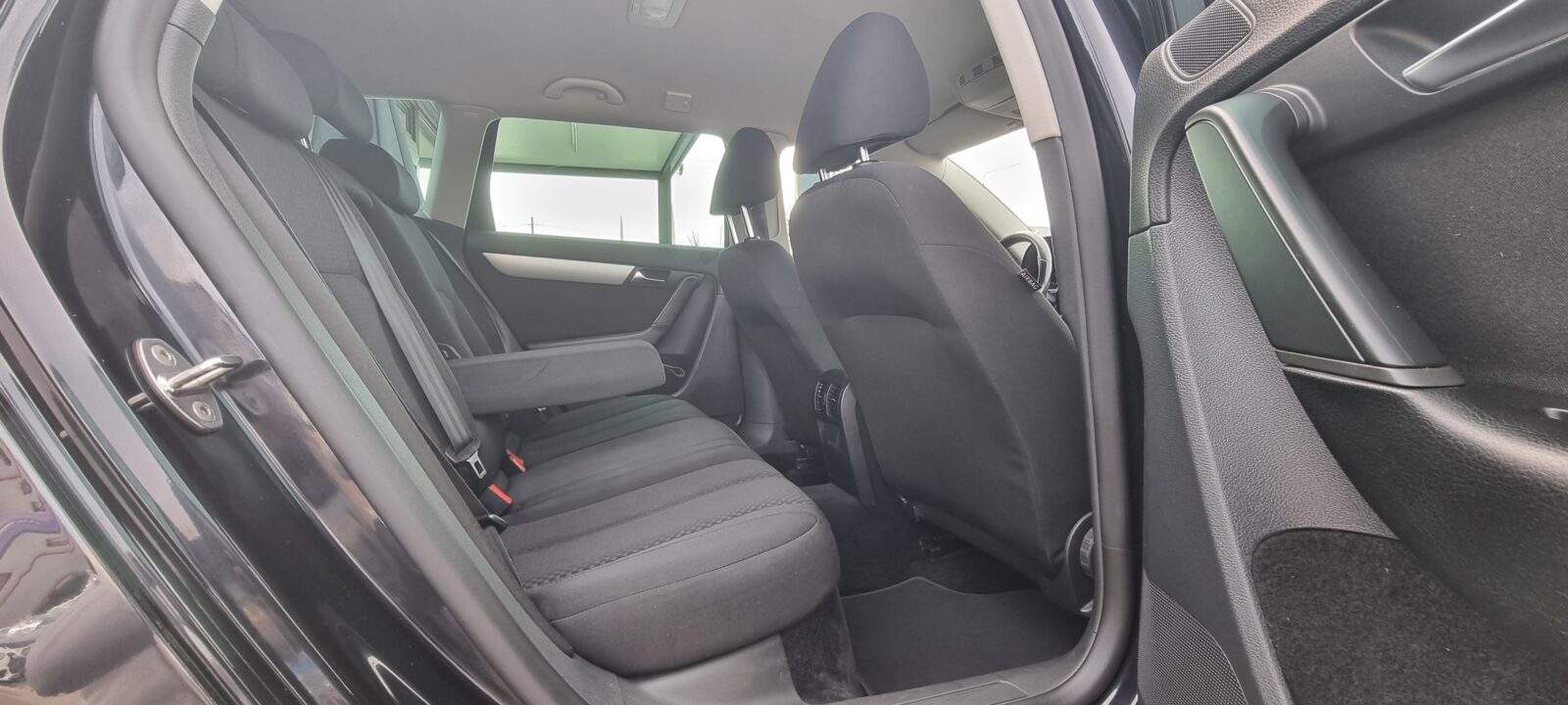 VW PASSAT, 2.0 TDI, 140 CP, AN 2012, EURO 5    RATE-LIVRARE-GARANTIE