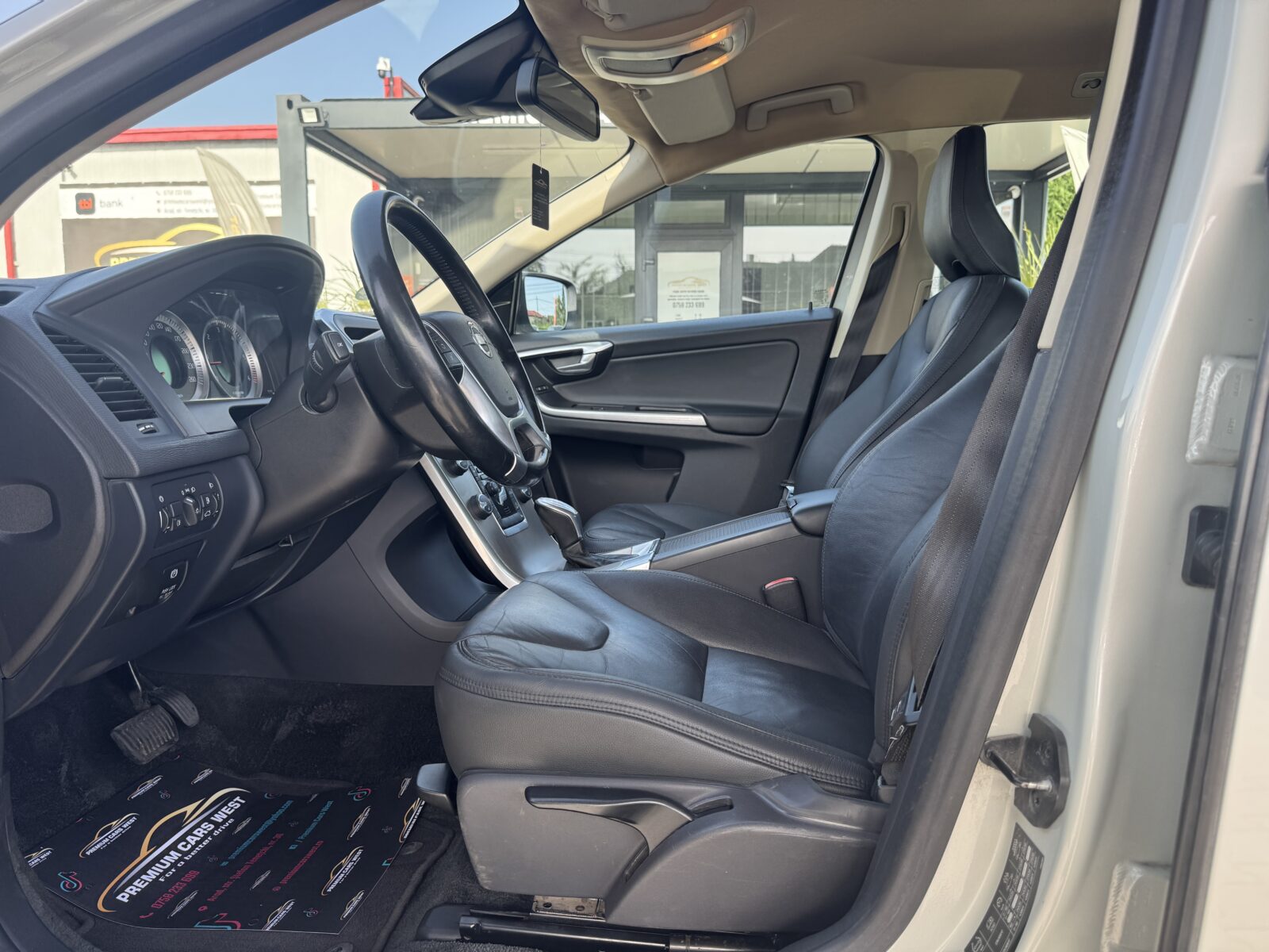 VOLVO XC-60 4X4, 2.4 DIESEL, 163 CP, AN 2012, EURO 5    RATE-LIVRARE-GARANTIE