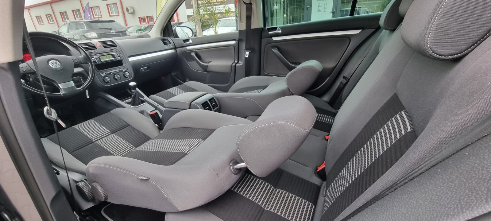 VW GOLF V, 1.4 BENZINA, 80 CP, AN 2008     RATE-LIVRARE-GARANTIE