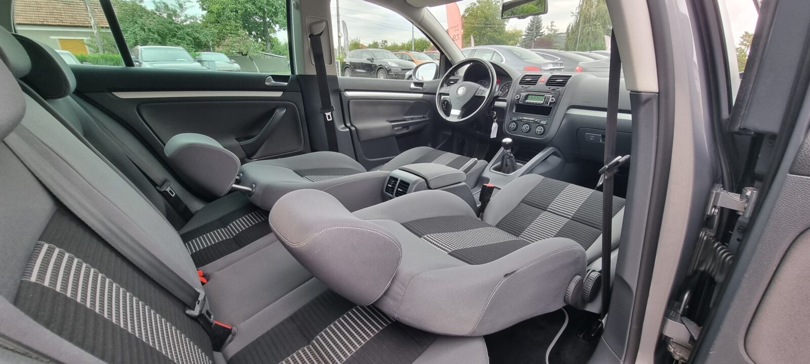 VW GOLF V, 1.4 BENZINA, 80 CP, AN 2008     RATE-LIVRARE-GARANTIE