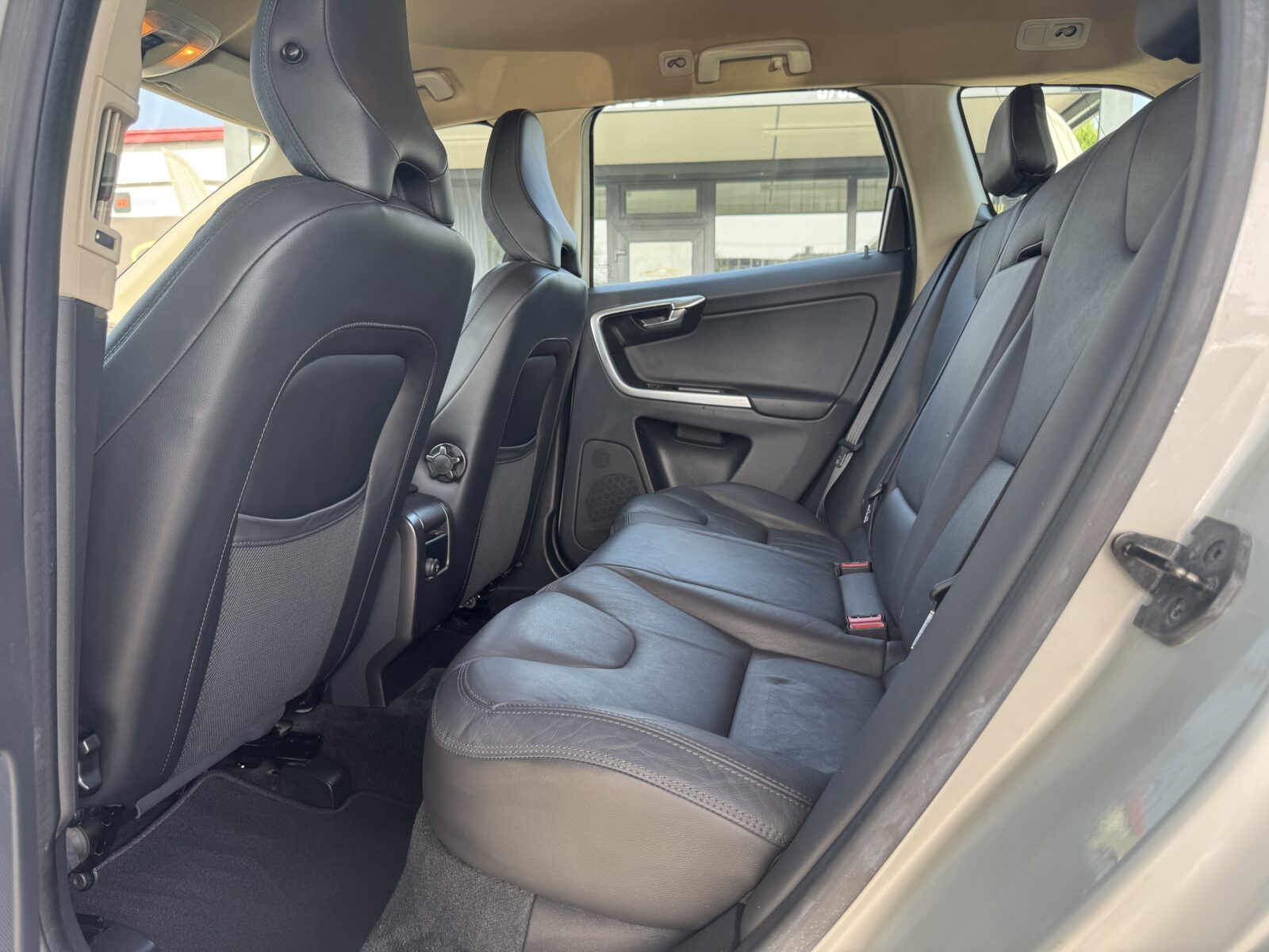 VOLVO XC-60 4X4, 2.4 DIESEL, 163 CP, AN 2012, EURO 5    RATE-LIVRARE-GARANTIE