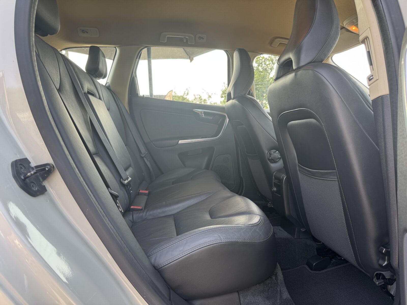 VOLVO XC-60 4X4, 2.4 DIESEL, 163 CP, AN 2012, EURO 5    RATE-LIVRARE-GARANTIE