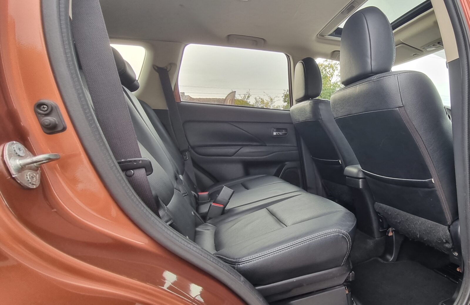 MITSUBISHI OUTLANDER 4X4, 7 LOCURI, 2.2 DIESEL, 150 CP, AN 2012, EURO 5     RATE-LIVRARE-GARANTIE