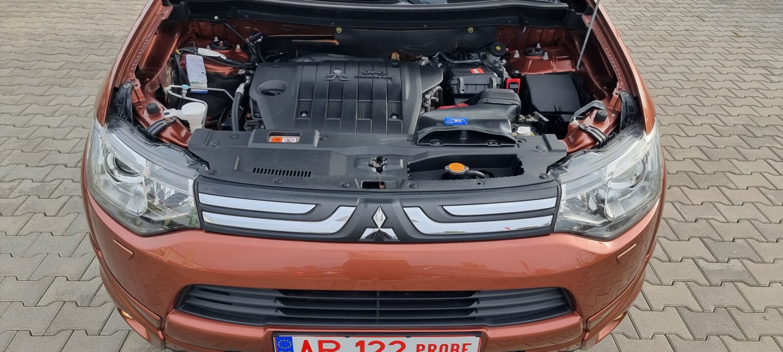 MITSUBISHI OUTLANDER 4X4, 7 LOCURI, 2.2 DIESEL, 150 CP, AN 2012, EURO 5     RATE-LIVRARE-GARANTIE