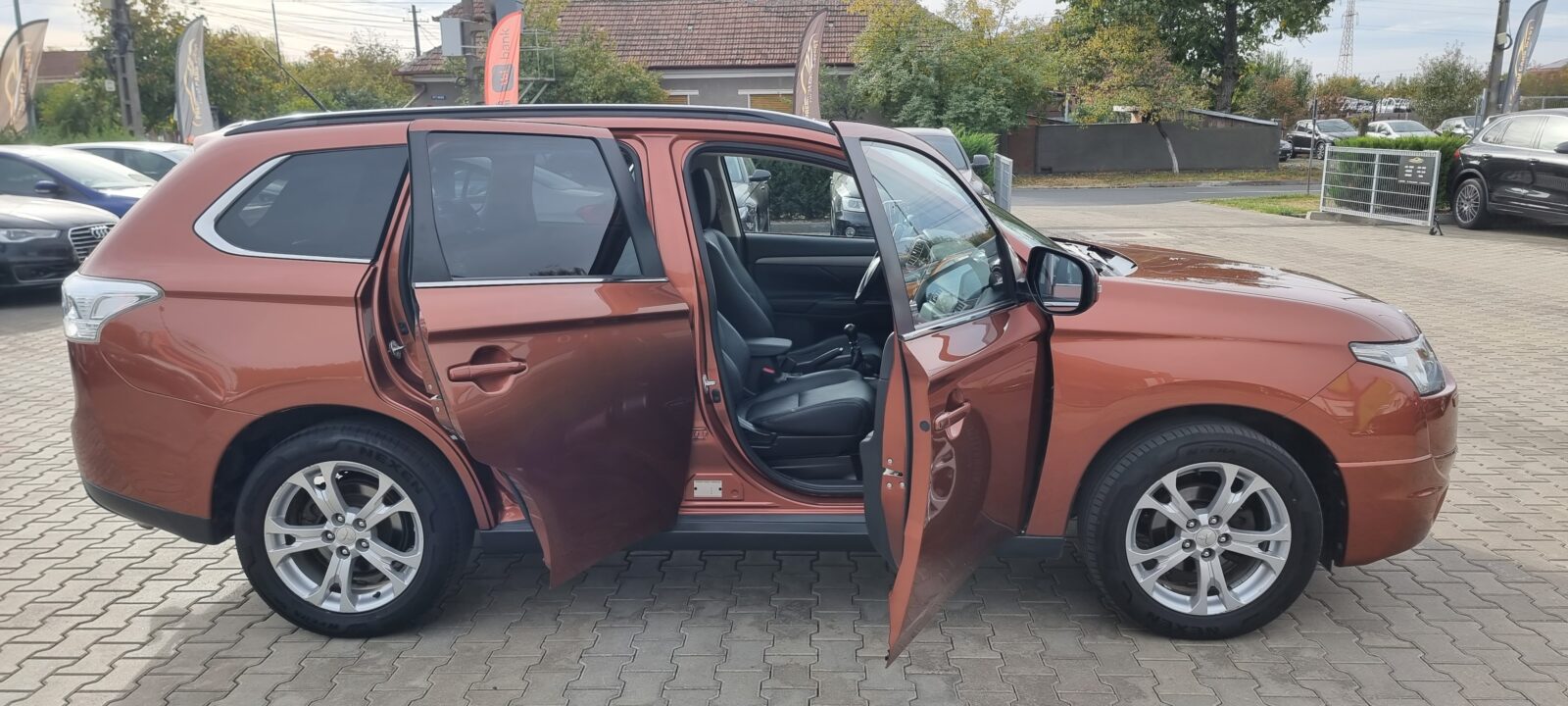MITSUBISHI OUTLANDER 4X4, 7 LOCURI, 2.2 DIESEL, 150 CP, AN 2012, EURO 5     RATE-LIVRARE-GARANTIE