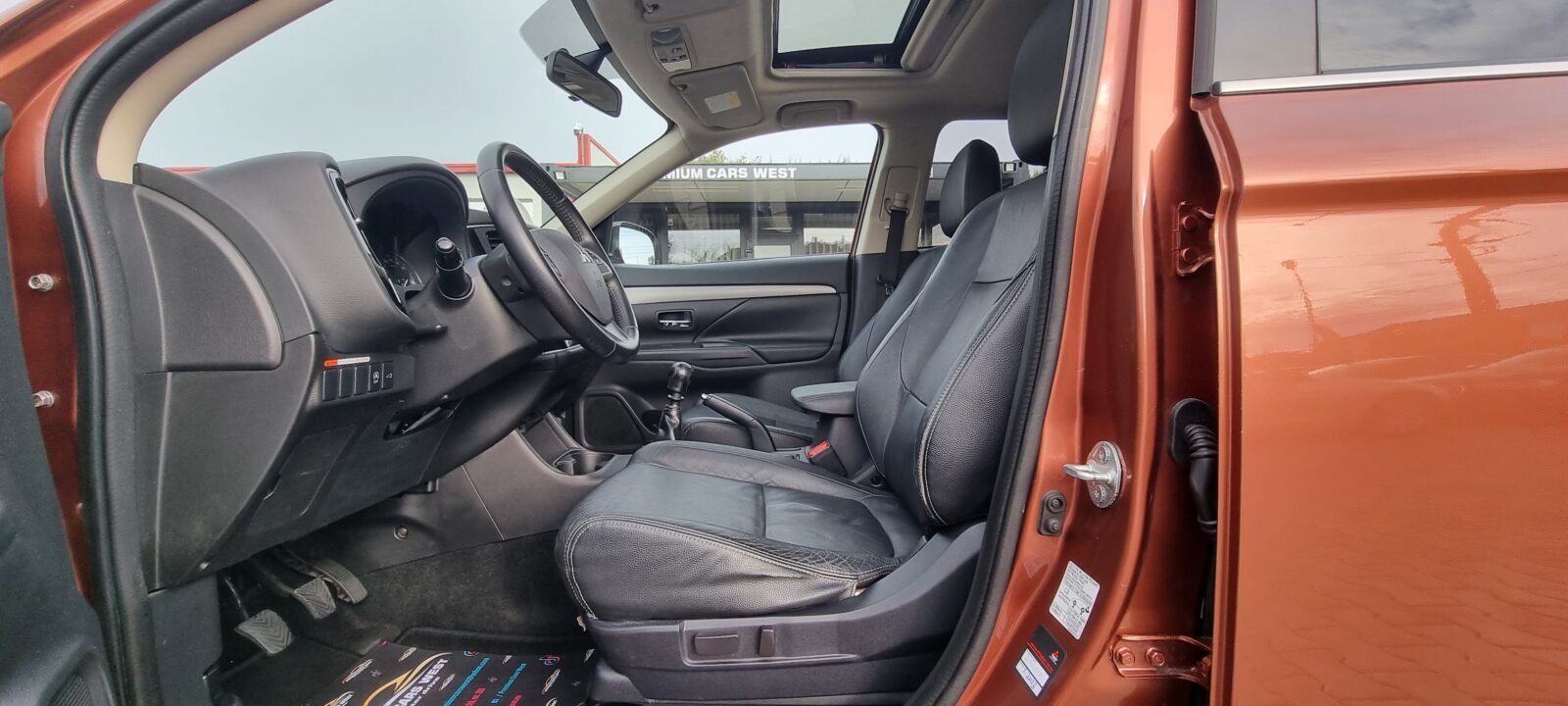 MITSUBISHI OUTLANDER 4X4, 7 LOCURI, 2.2 DIESEL, 150 CP, AN 2012, EURO 5     RATE-LIVRARE-GARANTIE