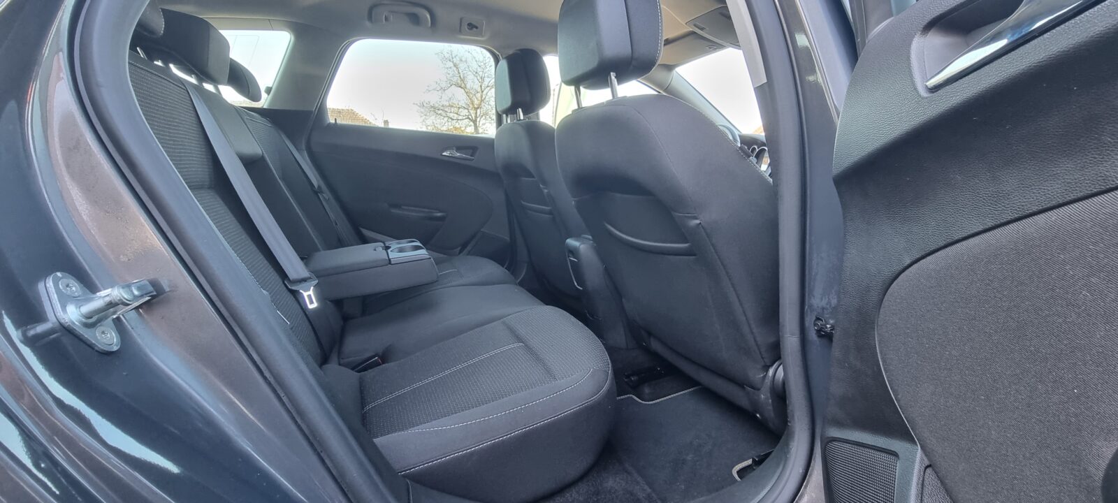 OPEL ASTRA J, 1.6 DIESEL, 136 CP, AN 2015, EURO 6     RATE-LIVRARE-GARANTIE