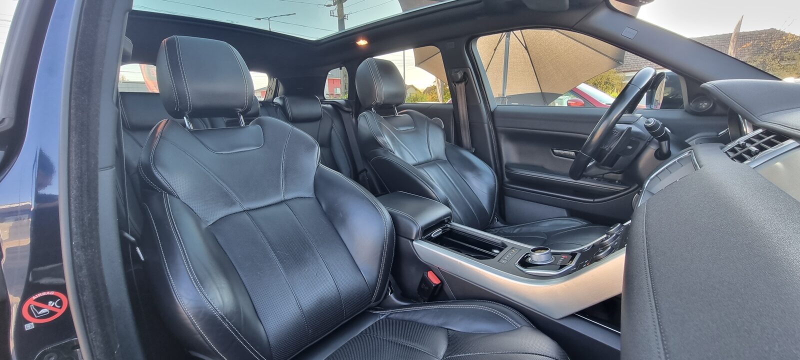 RANGE ROVER EVOQUE AUTOBIOGRAPHY 4X4, 2.0 DIESEL, 180 CP, AN 2015, EURO 6       REVIZIE EFECTUATA ( DISTRIBUTIE + ULEI CUTIE + ULEI SI FILTRE )     RATE-LIVRARE-GARANTIE