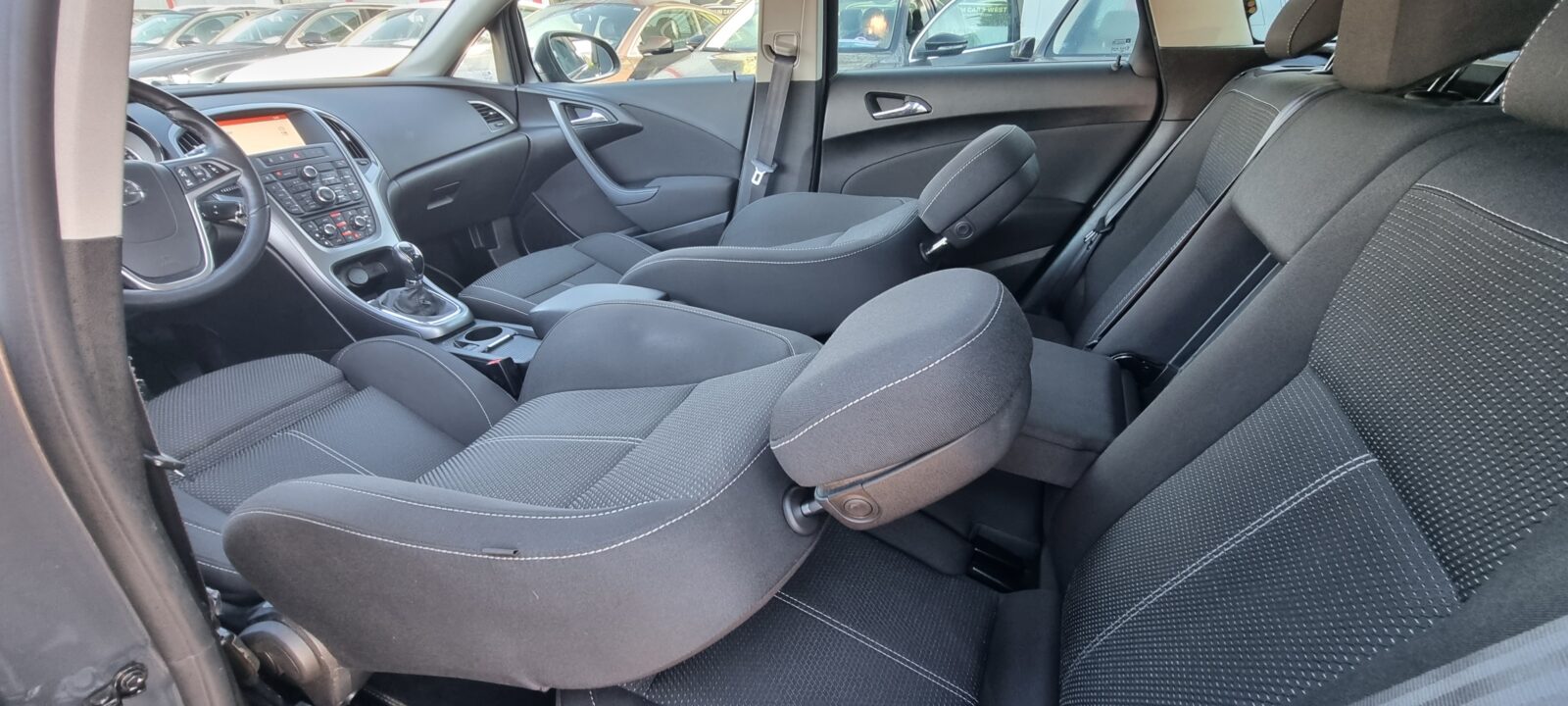 OPEL ASTRA J, 1.6 DIESEL, 136 CP, AN 2015, EURO 6     RATE-LIVRARE-GARANTIE