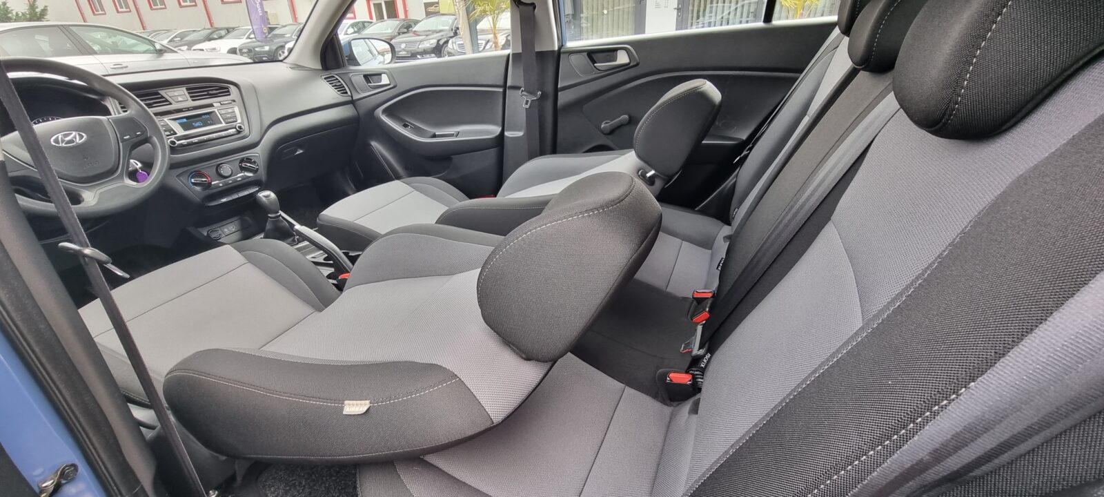 HYUNDAI i20, 1.25 BENZINA, 75 CP, AN 2017, EURO 6      REVIZIE EFECTUATA ( DISTRIBUTIE + ULEI SI FILTRE )   RATE-LIVRARE-GARANTIE