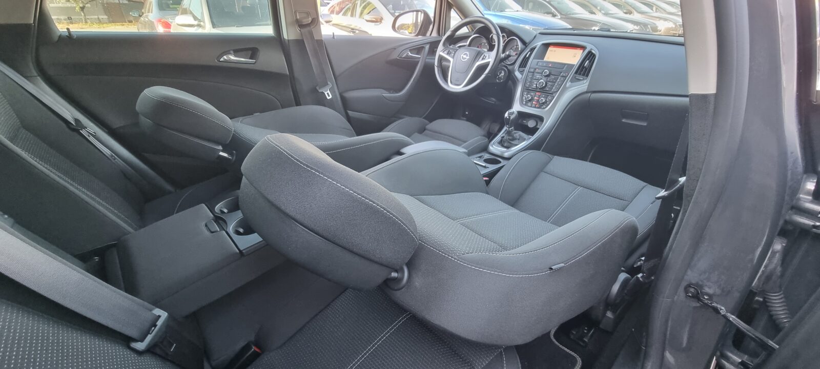 OPEL ASTRA J, 1.6 DIESEL, 136 CP, AN 2015, EURO 6     RATE-LIVRARE-GARANTIE