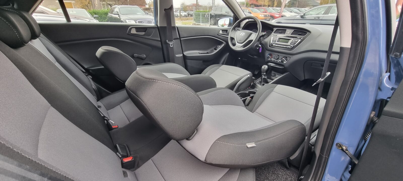 HYUNDAI i20, 1.25 BENZINA, 75 CP, AN 2017, EURO 6      REVIZIE EFECTUATA ( DISTRIBUTIE + ULEI SI FILTRE )   RATE-LIVRARE-GARANTIE