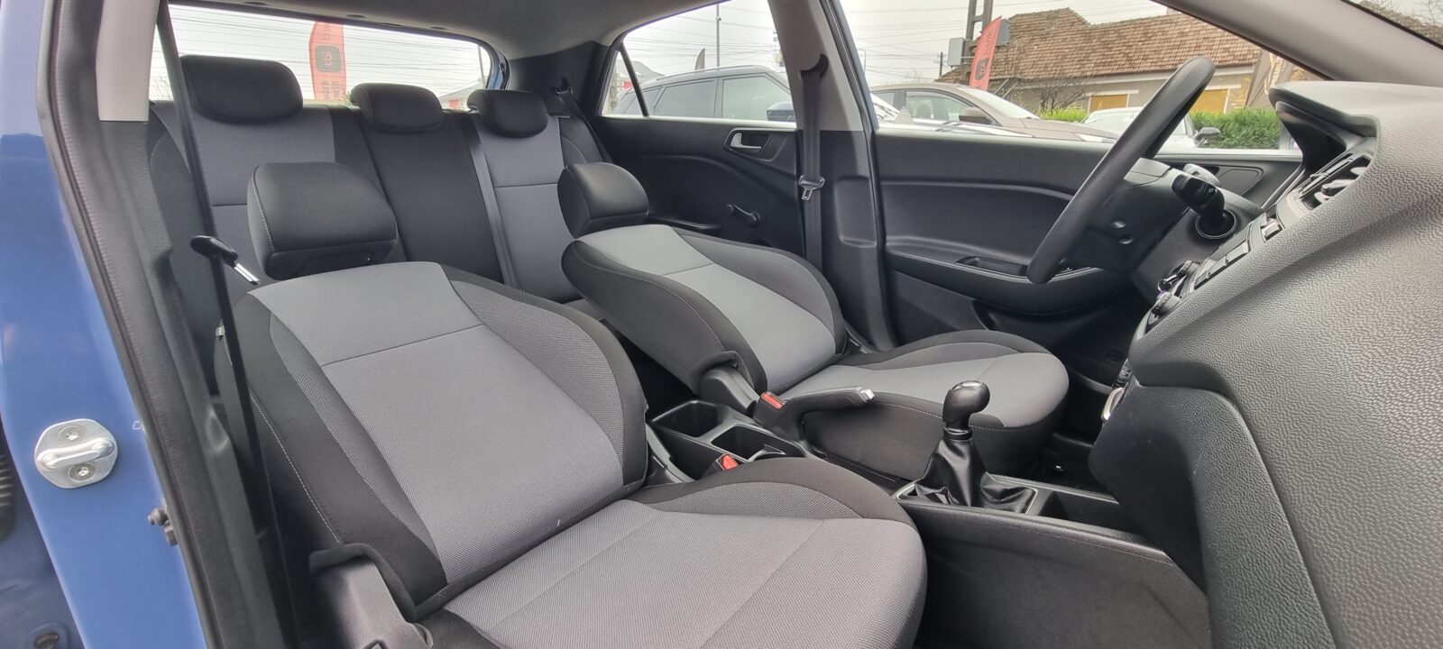 HYUNDAI i20, 1.25 BENZINA, 75 CP, AN 2017, EURO 6      REVIZIE EFECTUATA ( DISTRIBUTIE + ULEI SI FILTRE )   RATE-LIVRARE-GARANTIE