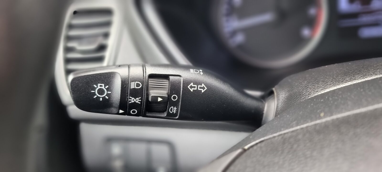 HYUNDAI i20, 1.25 BENZINA, 75 CP, AN 2017, EURO 6      REVIZIE EFECTUATA ( DISTRIBUTIE + ULEI SI FILTRE )   RATE-LIVRARE-GARANTIE