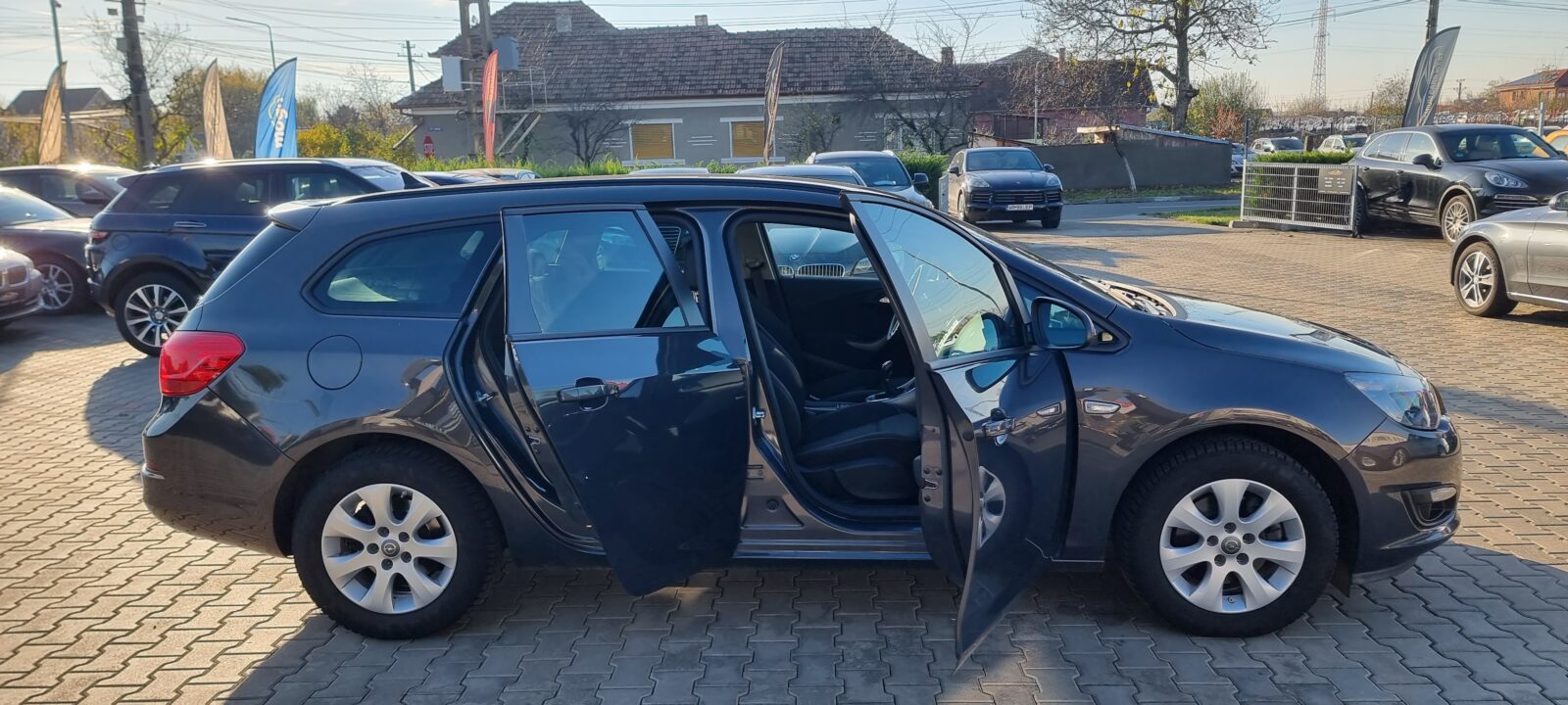 OPEL ASTRA J, 1.6 DIESEL, 136 CP, AN 2015, EURO 6     RATE-LIVRARE-GARANTIE
