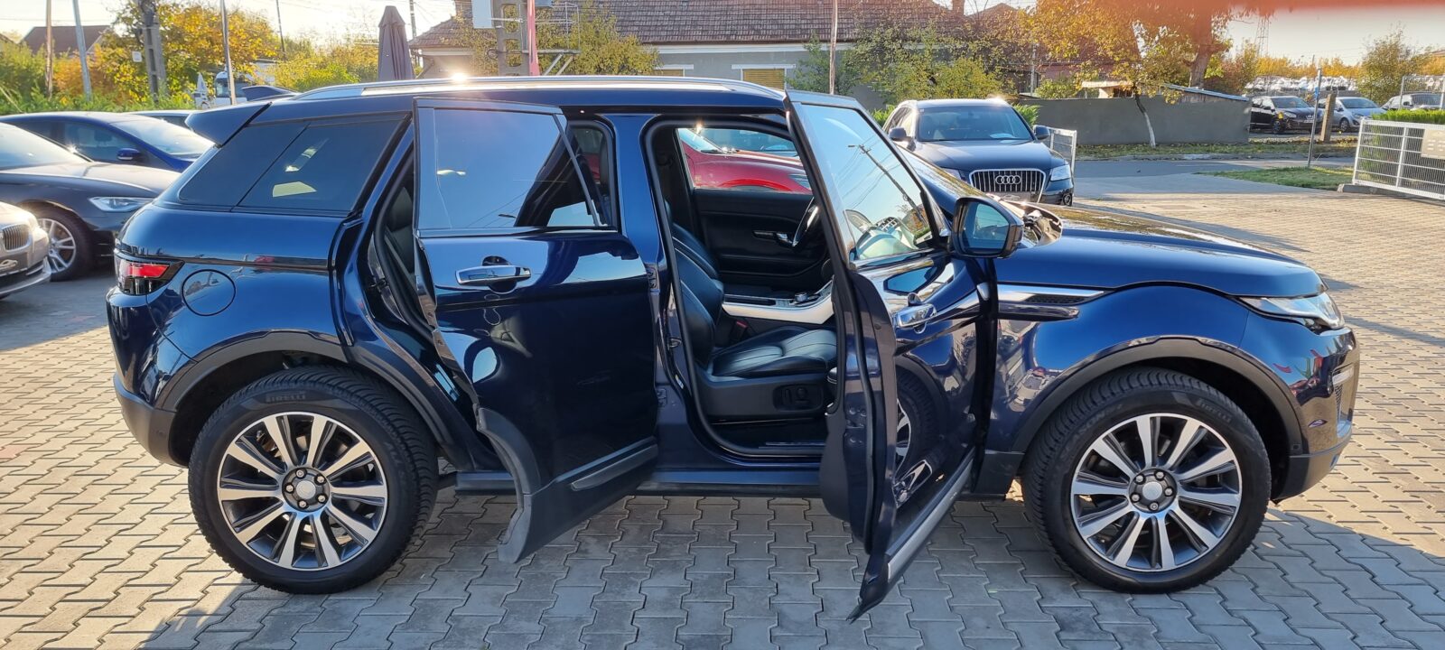 RANGE ROVER EVOQUE AUTOBIOGRAPHY 4X4, 2.0 DIESEL, 180 CP, AN 2015, EURO 6       REVIZIE EFECTUATA ( DISTRIBUTIE + ULEI CUTIE + ULEI SI FILTRE )     RATE-LIVRARE-GARANTIE