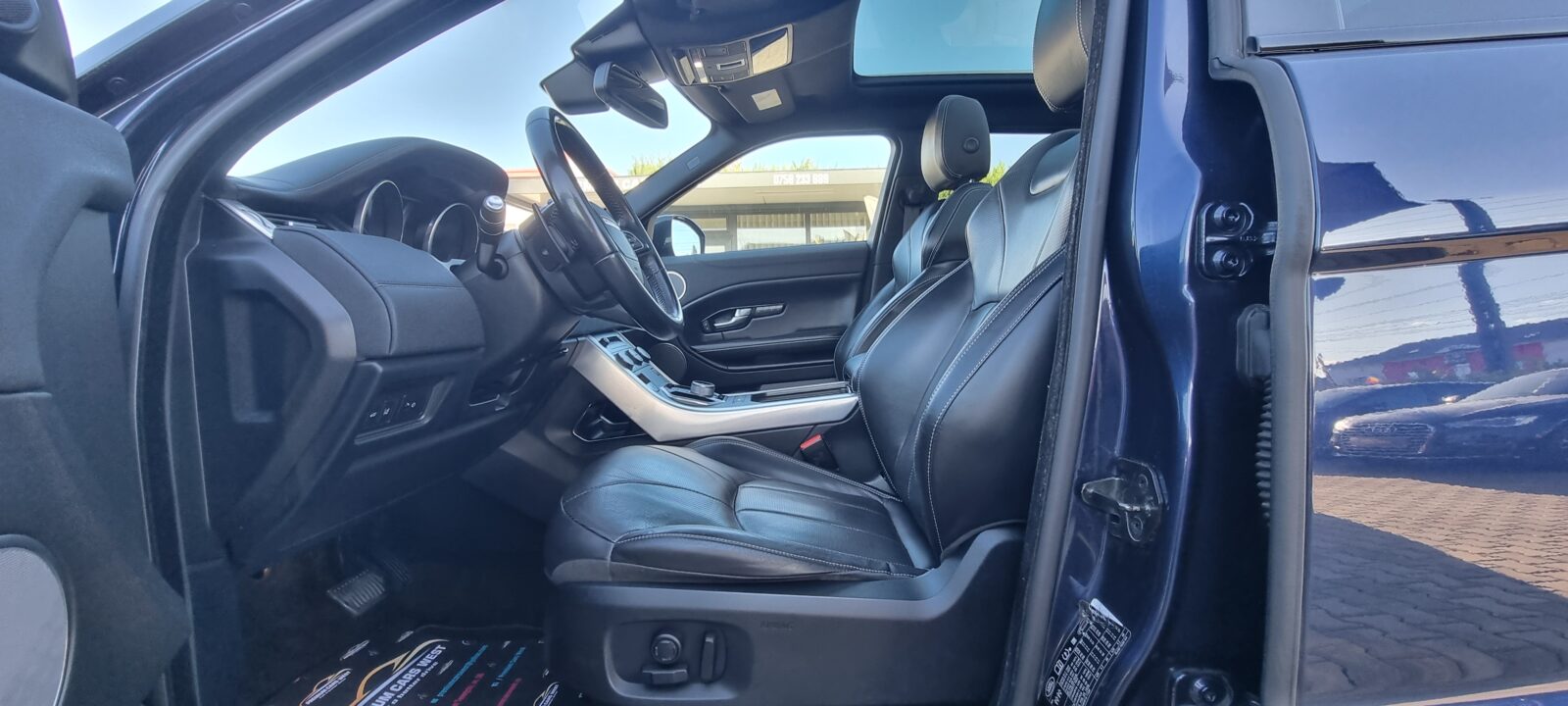 RANGE ROVER EVOQUE AUTOBIOGRAPHY 4X4, 2.0 DIESEL, 180 CP, AN 2015, EURO 6       REVIZIE EFECTUATA ( DISTRIBUTIE + ULEI CUTIE + ULEI SI FILTRE )     RATE-LIVRARE-GARANTIE
