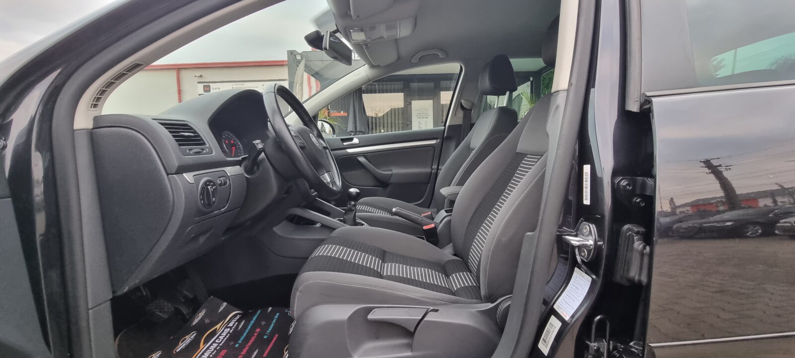 VW GOLF V, 1.4 BENZINA, 80 CP, AN 2008     RATE-LIVRARE-GARANTIE