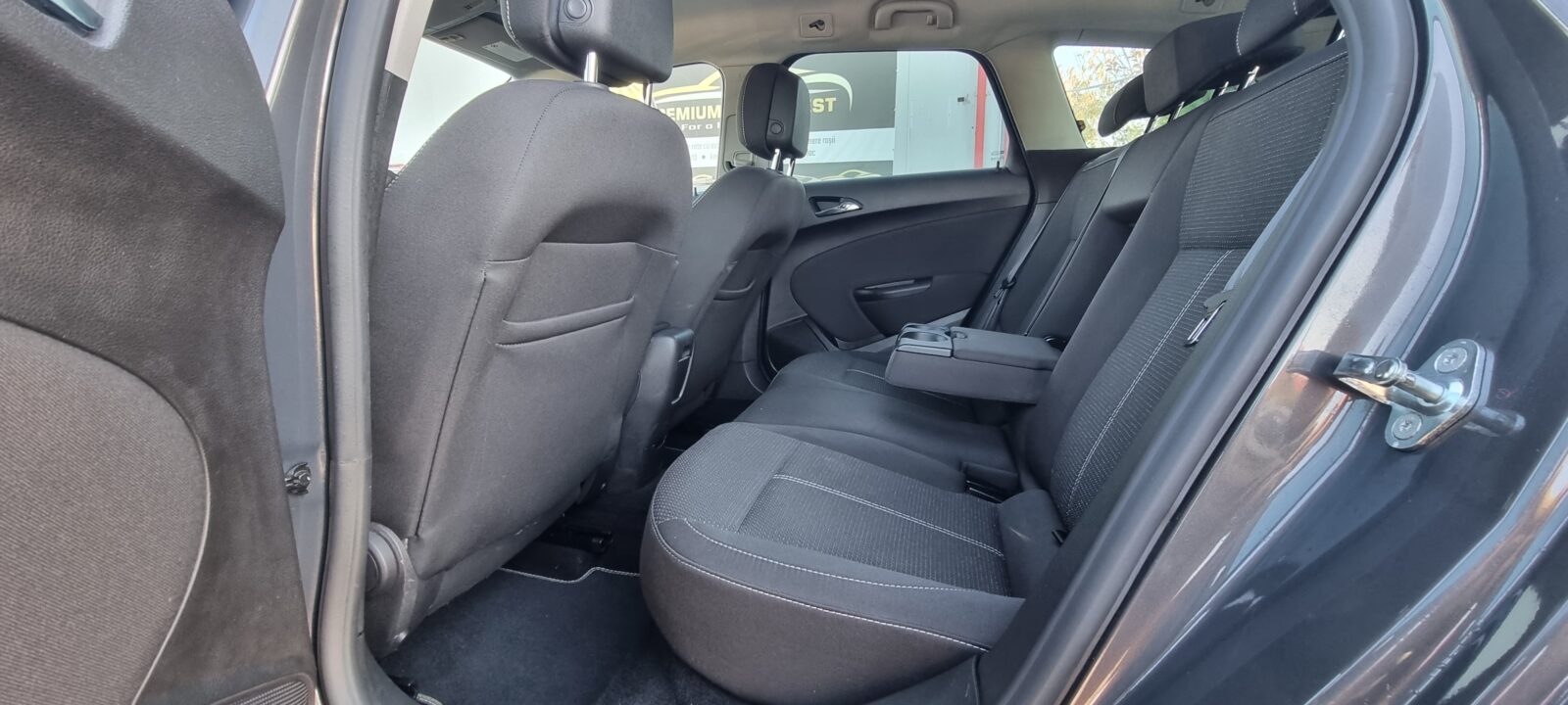 OPEL ASTRA J, 1.6 DIESEL, 136 CP, AN 2015, EURO 6     RATE-LIVRARE-GARANTIE