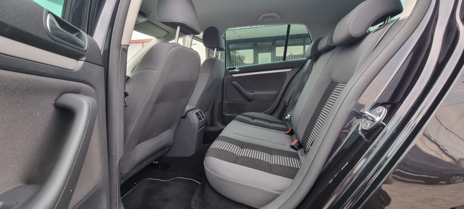 VW GOLF V, 1.4 BENZINA, 80 CP, AN 2008     RATE-LIVRARE-GARANTIE