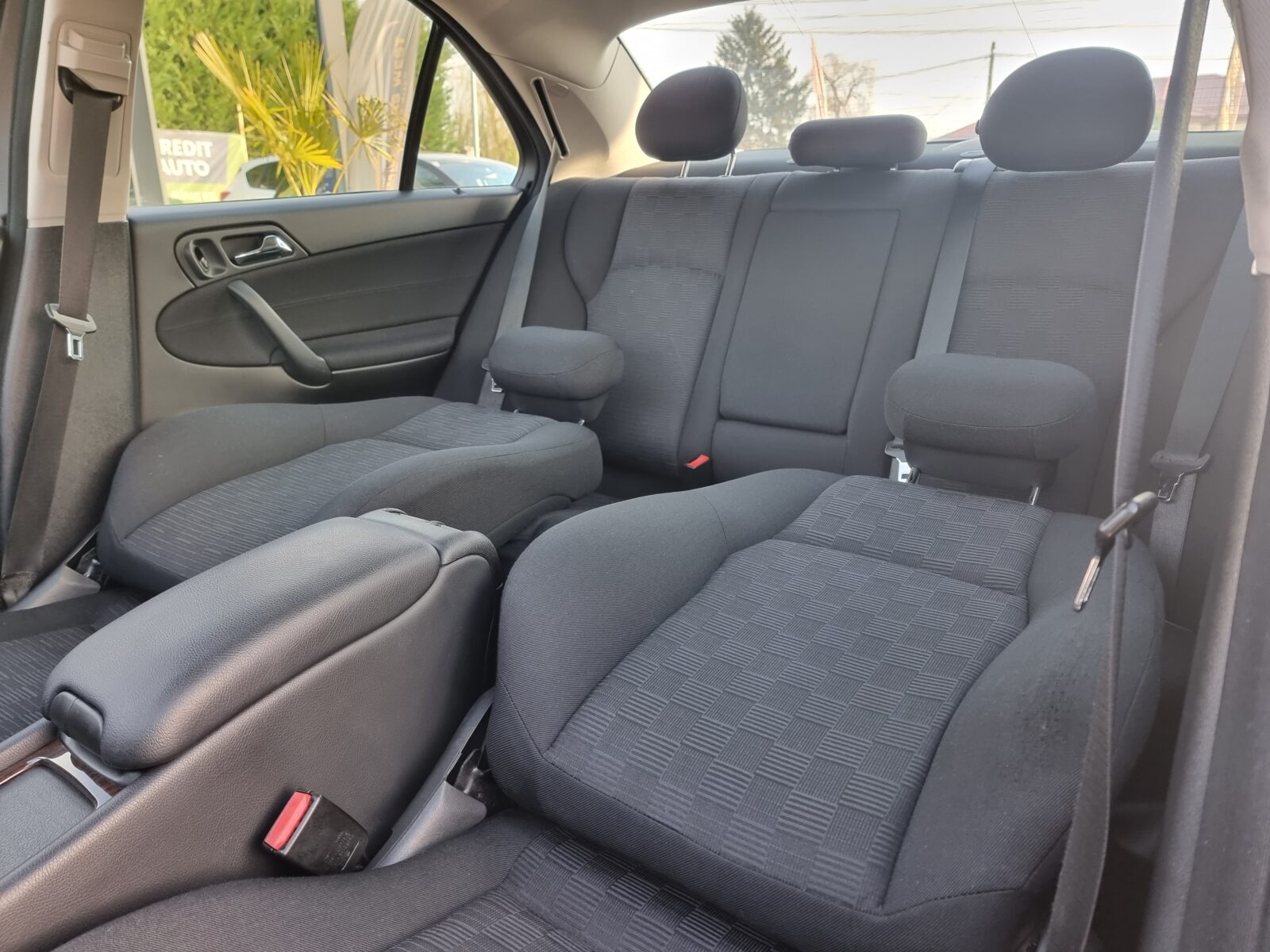 MERCEDES C180, 1.8 BENZINA, 143 CP, AN 2005      REVIZIE EFECTUATA ( DISTRIBUTIE + ULEI SI FILTRE )     RATE-LIVRARE-GARANTIE