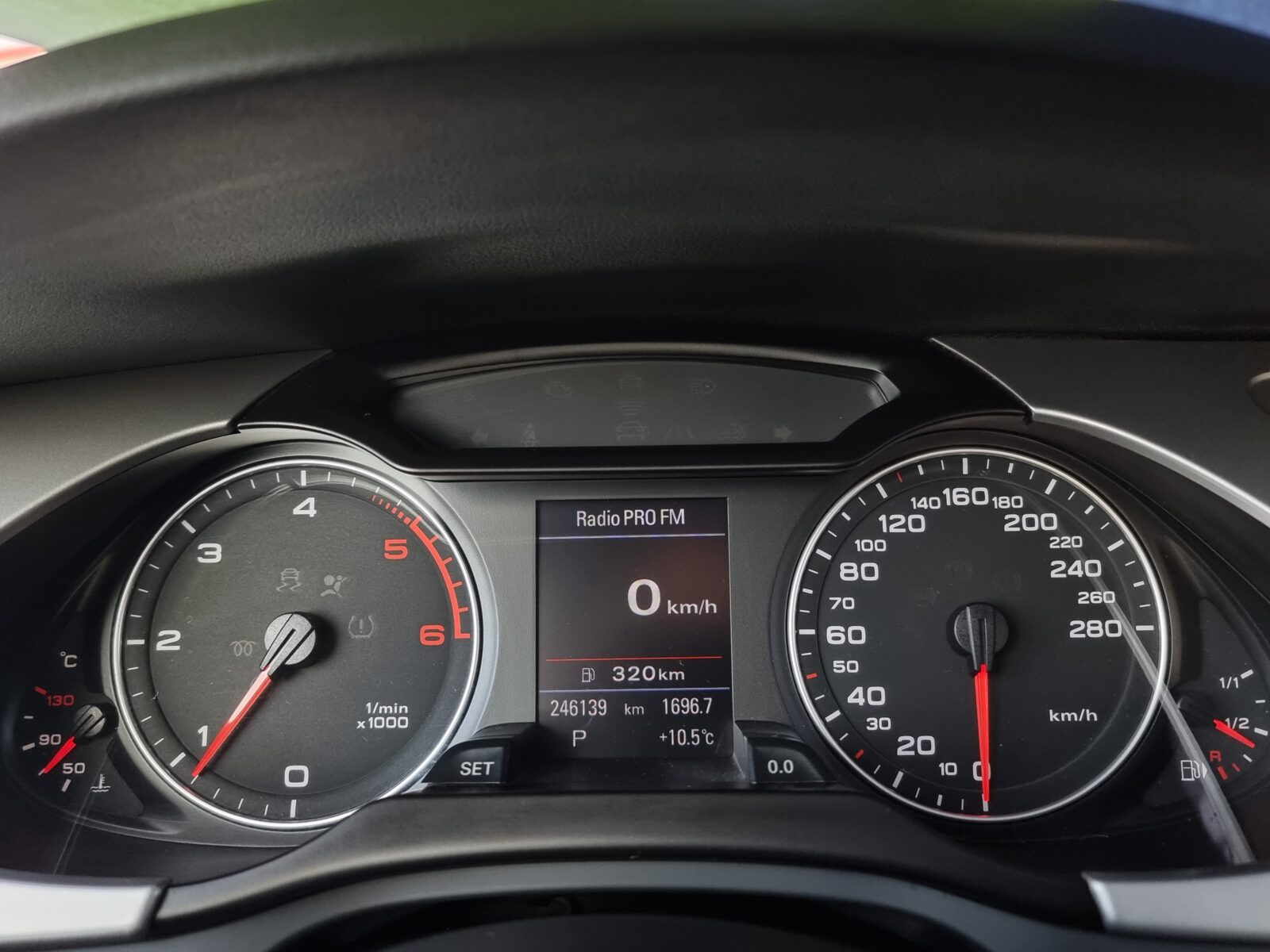 AUDI A4, 2.0 TDI, 143 CP, AN 2009, EURO 5    RATE-LIVRARE-GARANTIE