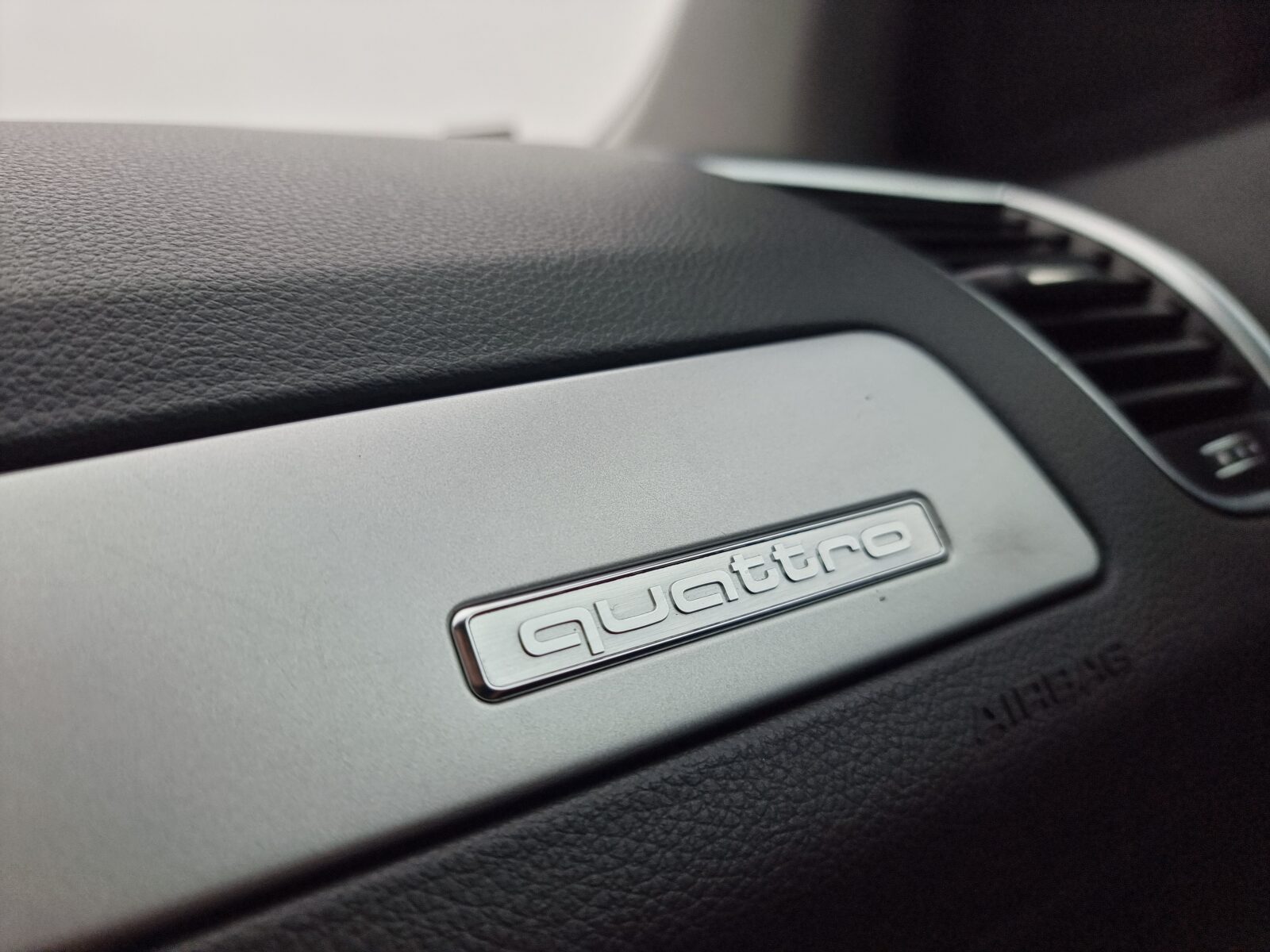 AUDI Q5 S-LINE QUATTRO, 2.0 TDI, 190 CP, AN 2017, EURO 6    REVIZIE EFECTUATA ( DISTRIBUTIE + ULEI SI FILTRE )     RATE-LIVRARE-GARANTIE