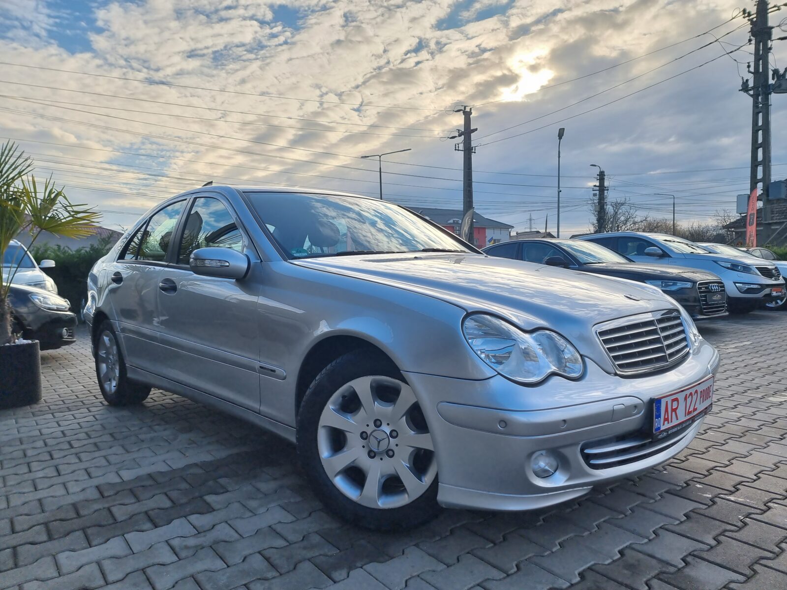 MERCEDES C180, 1.8 BENZINA, 143 CP, AN 2005      REVIZIE EFECTUATA ( DISTRIBUTIE + ULEI SI FILTRE )     RATE-LIVRARE-GARANTIE