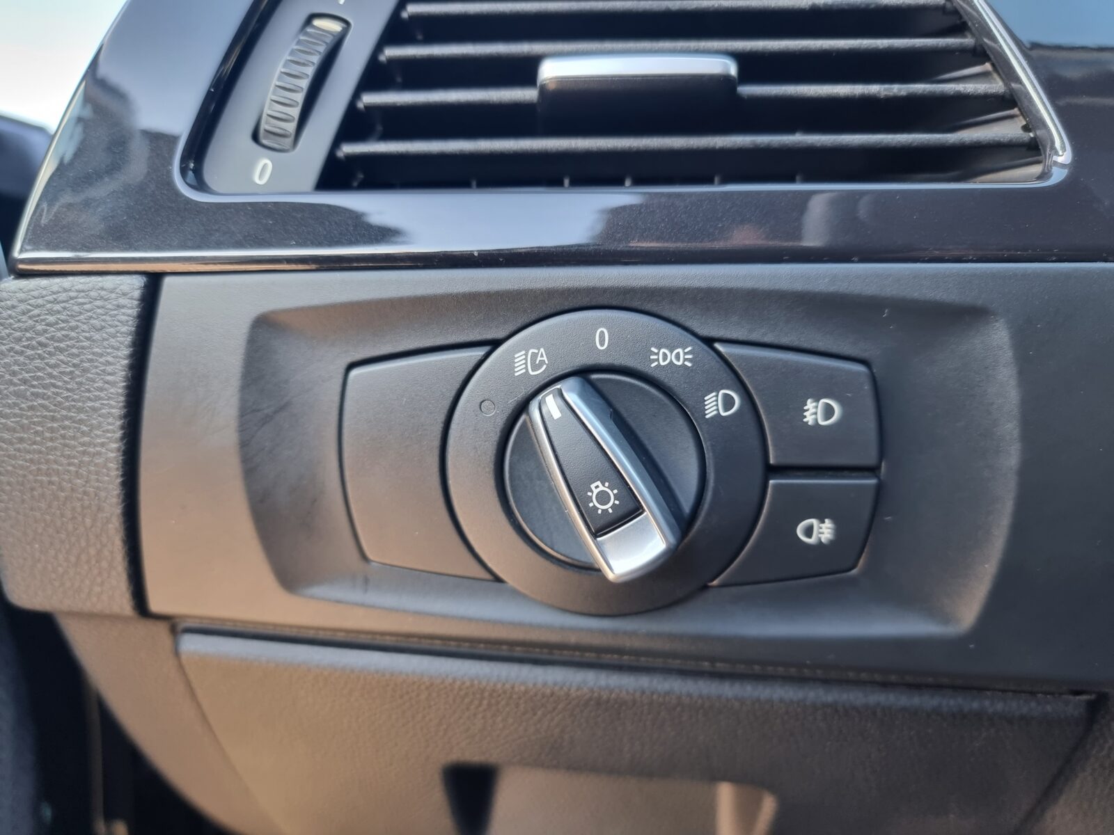 BMW SERIA 3, 2.0 DIESEL, 143 CP, AN 2009, EURO 5     RATE-LIVRARE-GARANTIE