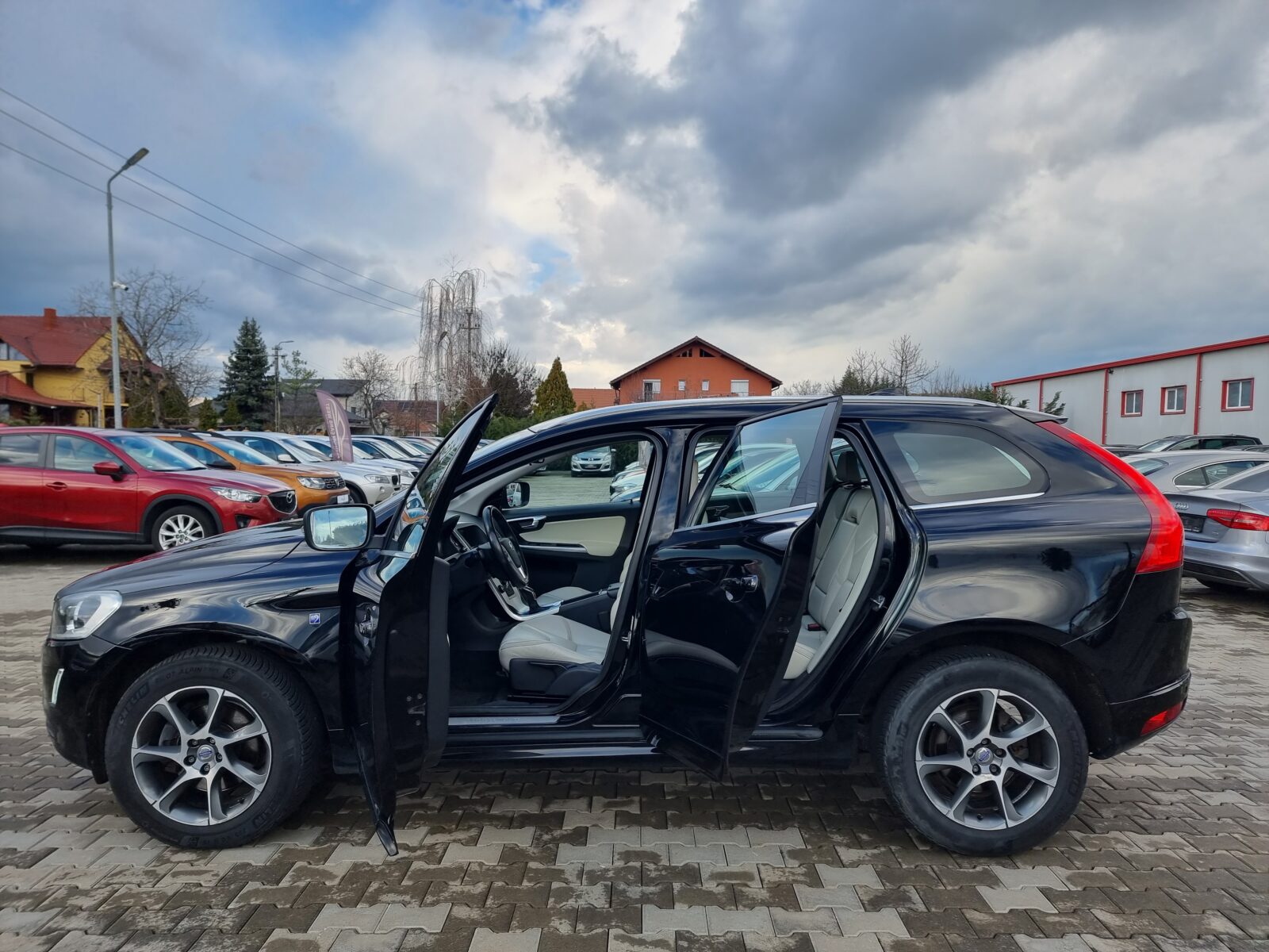 VOLVO XC-60 4X4 OCEAN RACE, 2.4 DIESEL, 190 CP, AN 2016, EURO 6    RATE-LIVRARE-GARANTIE