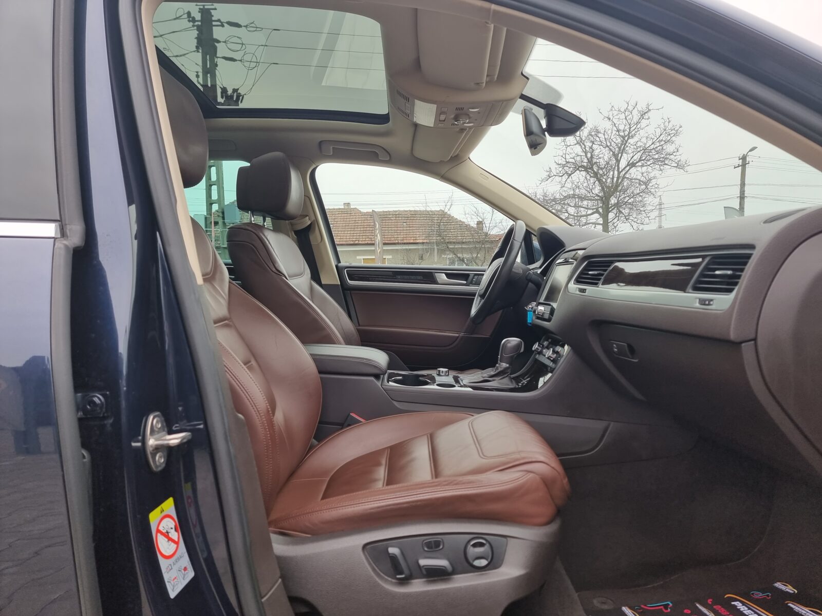 VW TOUAREG, 3.0 TDI, 239 CP, AN 2011, EURO 5     RATE-LIVRARE-GARANTIE