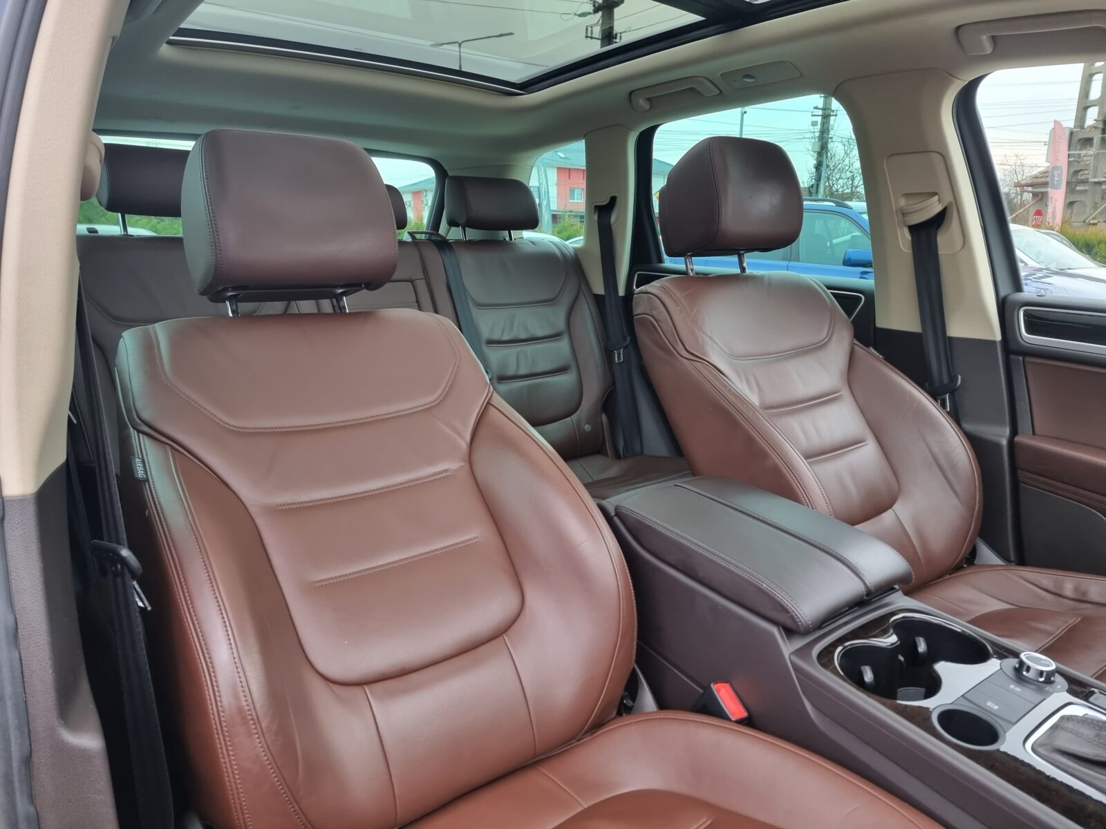 VW TOUAREG, 3.0 TDI, 239 CP, AN 2011, EURO 5     RATE-LIVRARE-GARANTIE