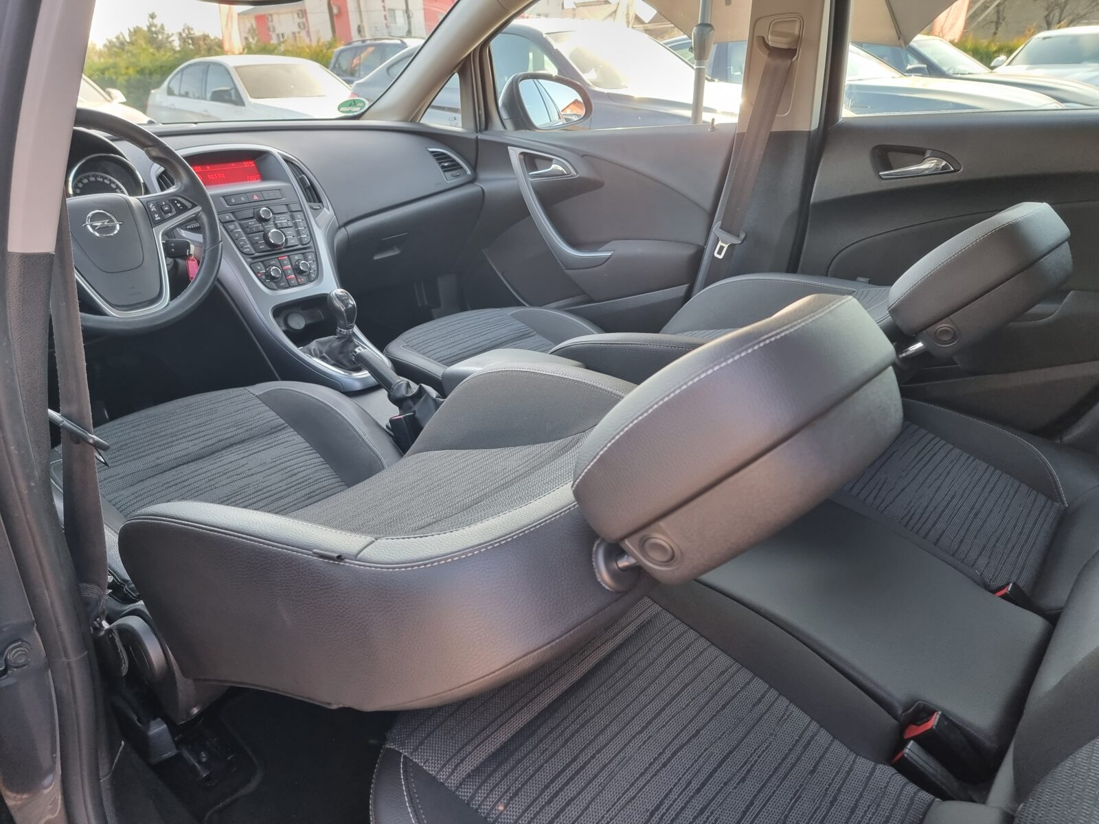 OPEL ASTRA J, 1.7 DIESEL, 110 CP, AN 2014, EURO 5     RATE-LIVRARE-GARANTIE