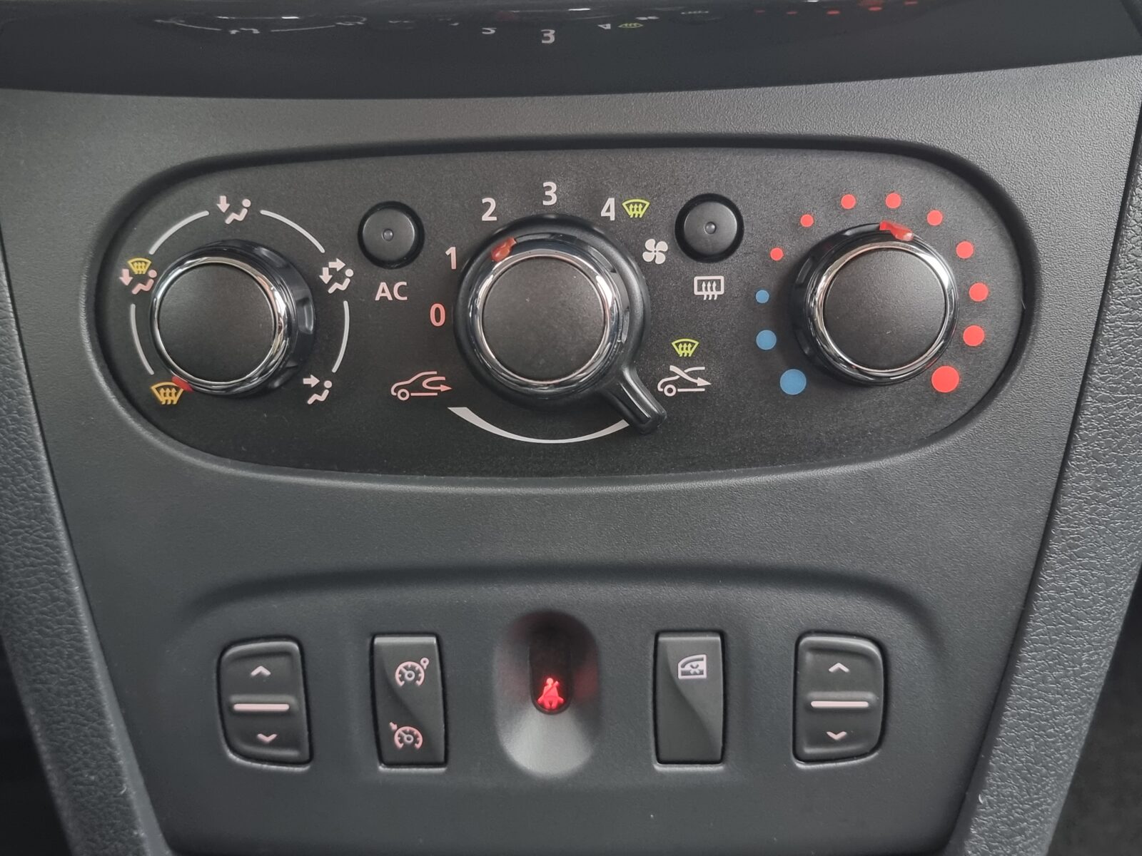 DACIA SANDERO STEPWAY, 1.5 DIESEL, 90 CP, AN 2013, EURO 5      RATE-LIVRARE-GARANTIE