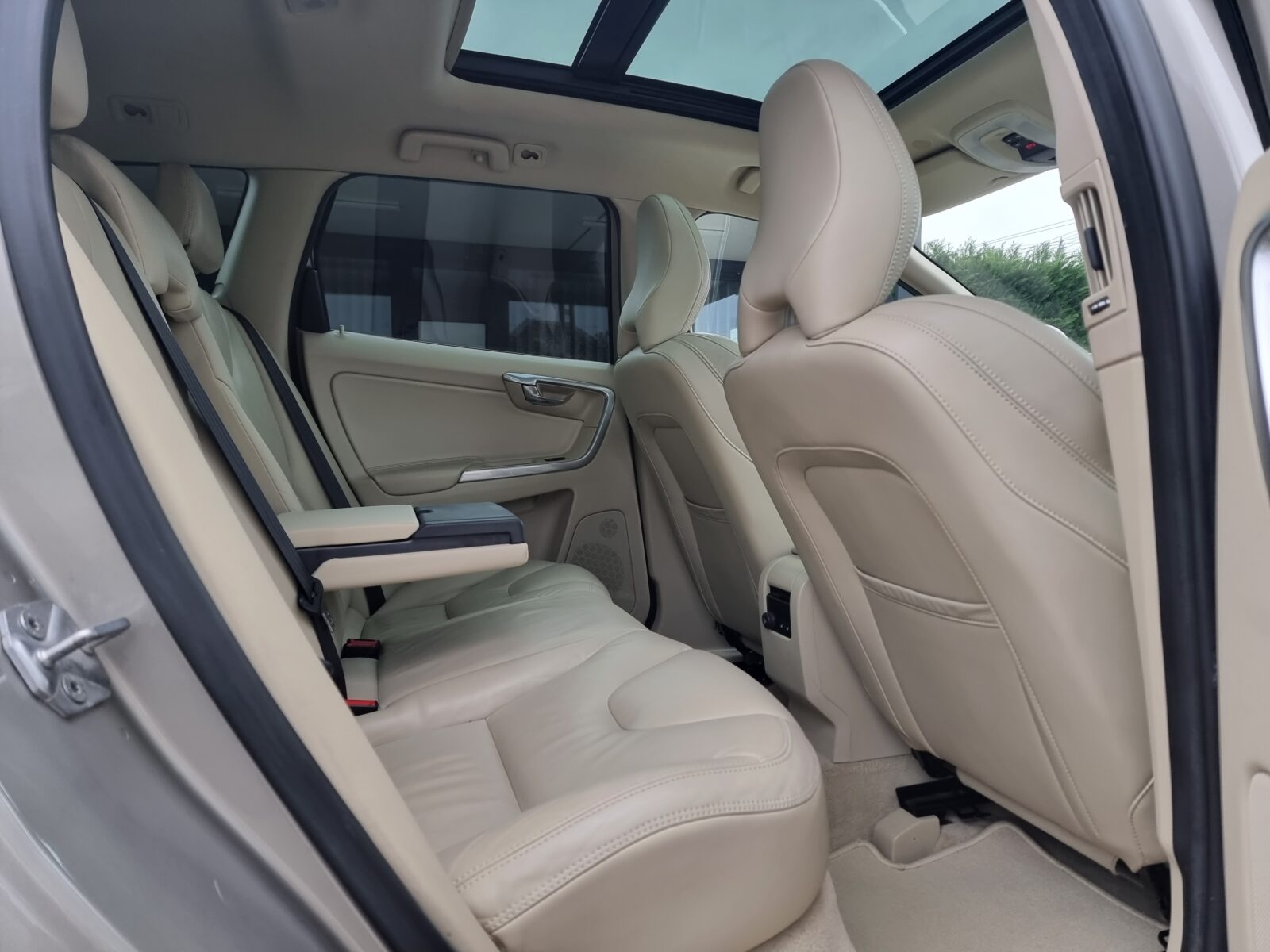 VOLVO XC-60, 2.0 DIESEL, 181 CP, AN 2014, EURO 6        RATE-LIVRARE-GARANTIE