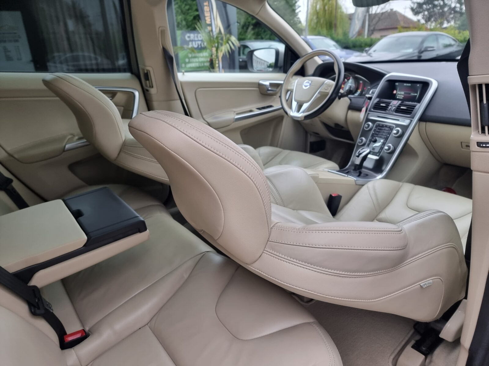 VOLVO XC-60, 2.0 DIESEL, 181 CP, AN 2014, EURO 6        RATE-LIVRARE-GARANTIE