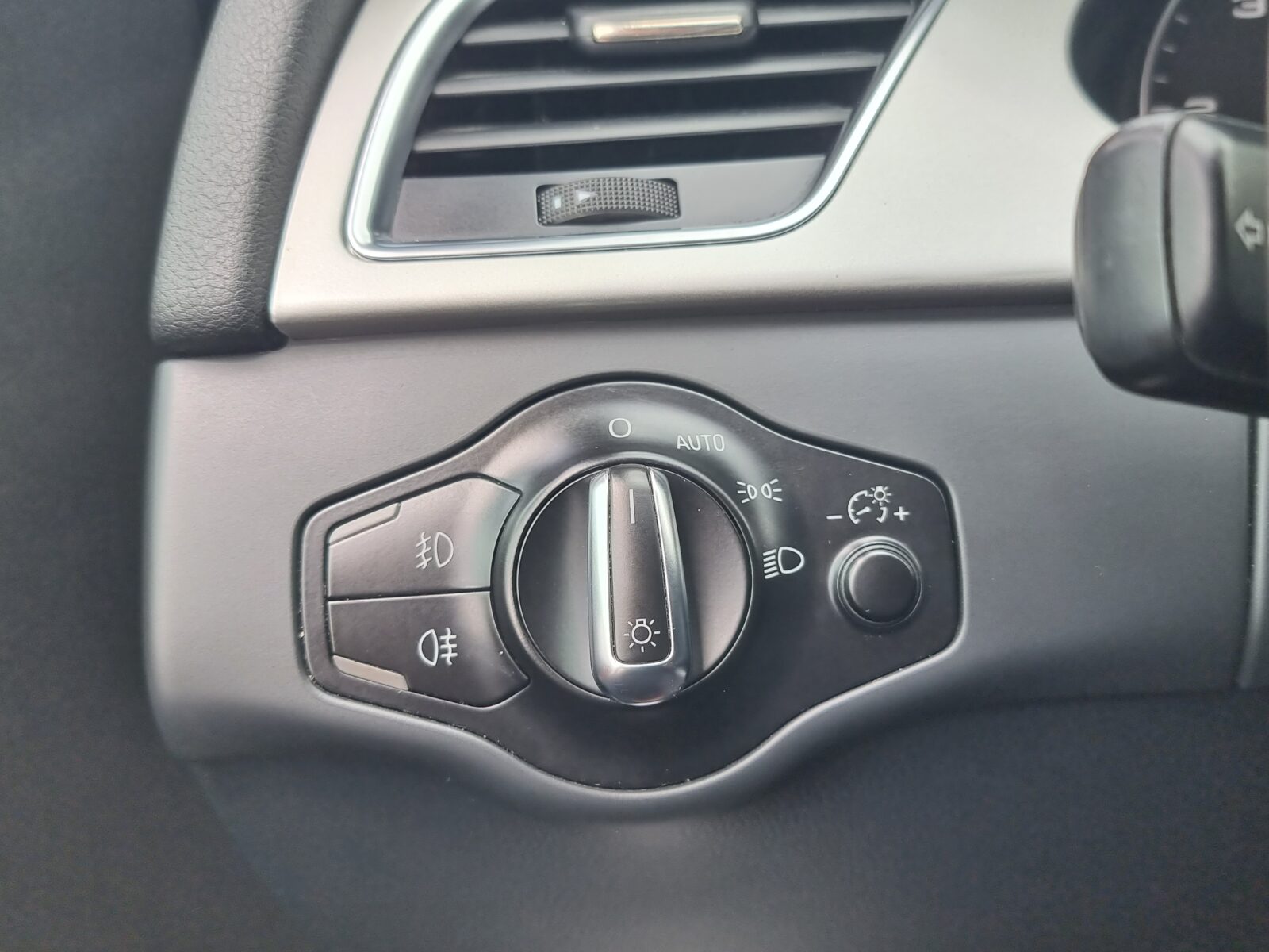 AUDI A4, 2.0 TDI, 143 CP, AN 2010, EURO 5     RATE-LIVRARE-GARANTIE