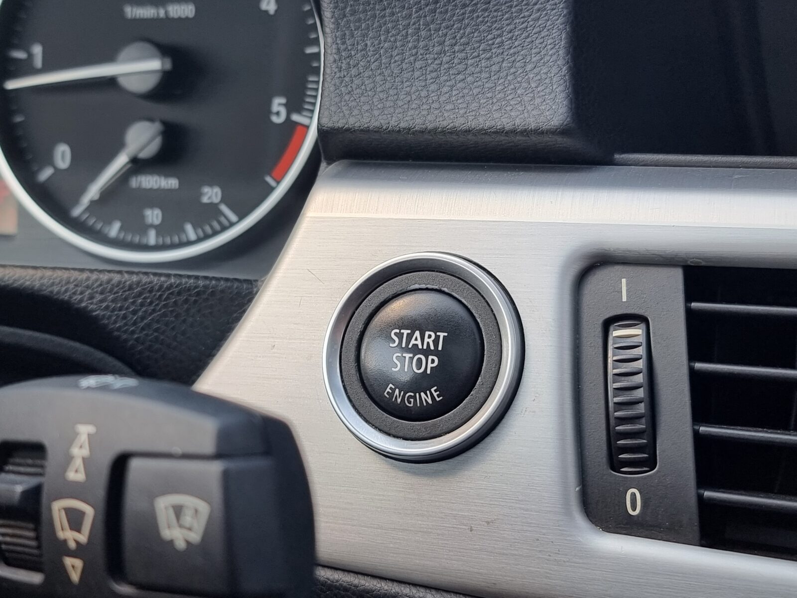 BMW SERIA 3, 2.0 DIESEL, 143 CP, AN 2010, EURO 5      RATE-LIVRARE-GARANTIE