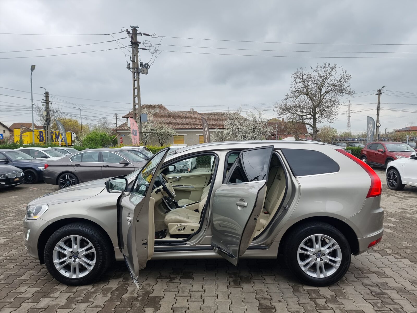 VOLVO XC-60, 2.0 DIESEL, 181 CP, AN 2014, EURO 6        RATE-LIVRARE-GARANTIE