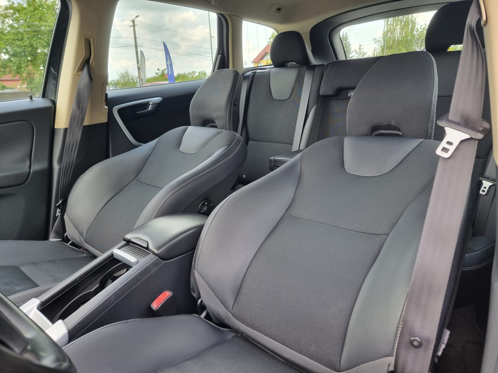 VOLVO XC-60 4X4, 2.4 DIESEL, 185 CP, AN 2009        RATE-LIVRARE-GARANTIE