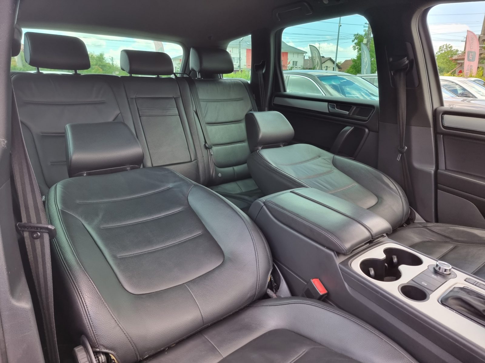 VW TOUAREG, 3.0 TDI, 245 CP, AN 2012, EURO 5    REVIZIE EFECTUATA ( DISTRIBUTIE + ULEI SI FILTRE )       RATE-LIVRARE-GARANTIE