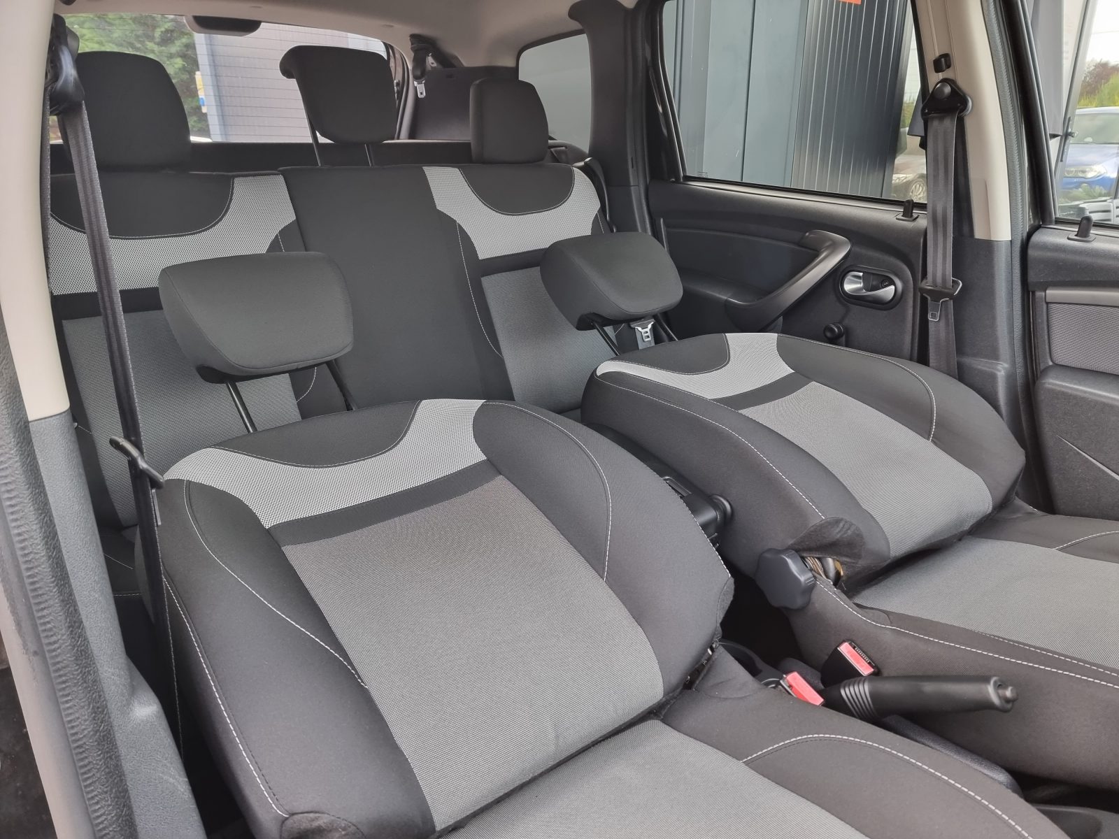 DACIA DUSTER, 1.2 BENZINA, 125 CP, AN 11/2017, EURO 6      RATE-LIVRARE-GARANTIE