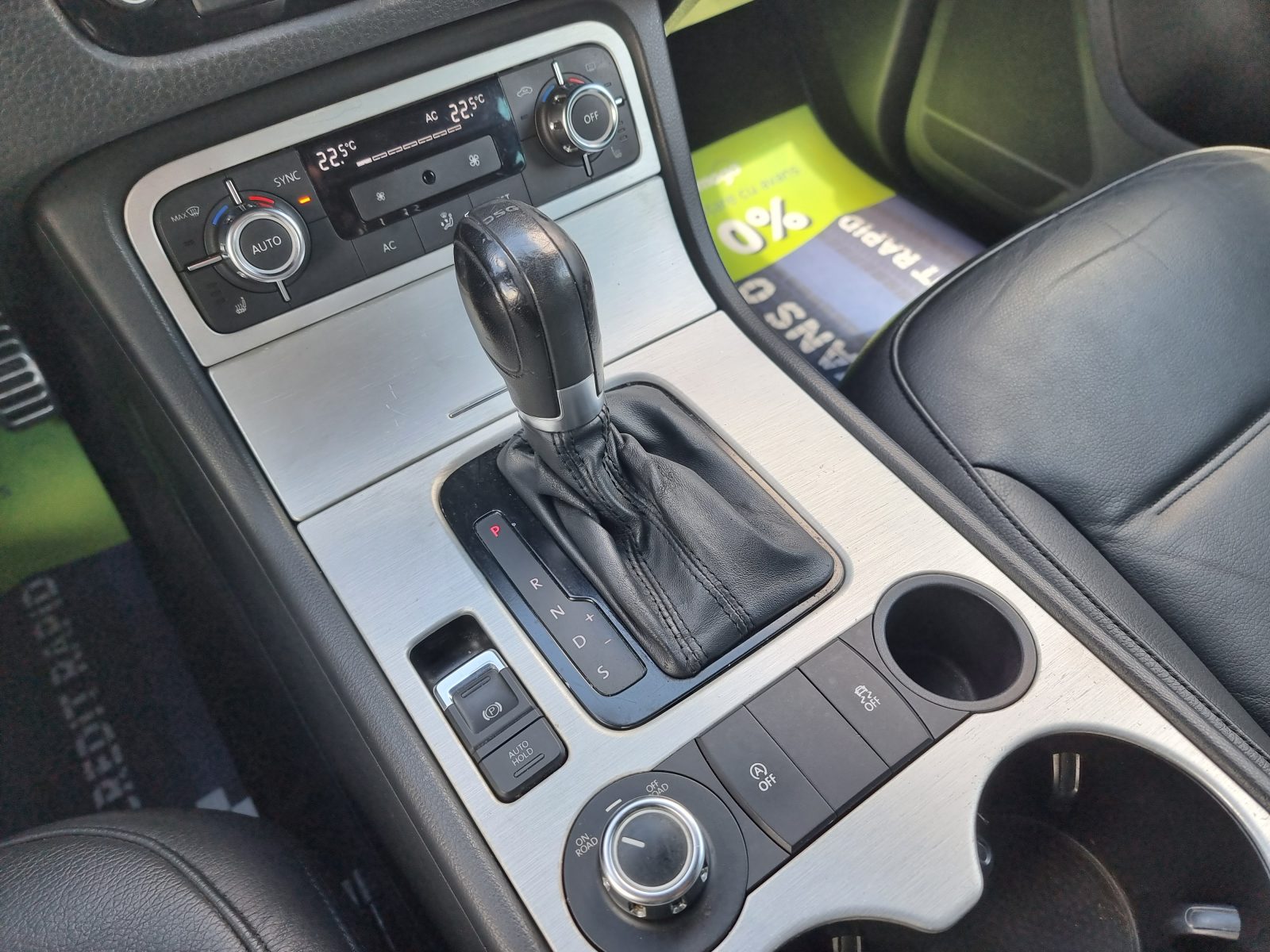 VW TOUAREG, 3.0 TDI, 245 CP, AN 2012, EURO 5    REVIZIE EFECTUATA ( DISTRIBUTIE + ULEI SI FILTRE )       RATE-LIVRARE-GARANTIE