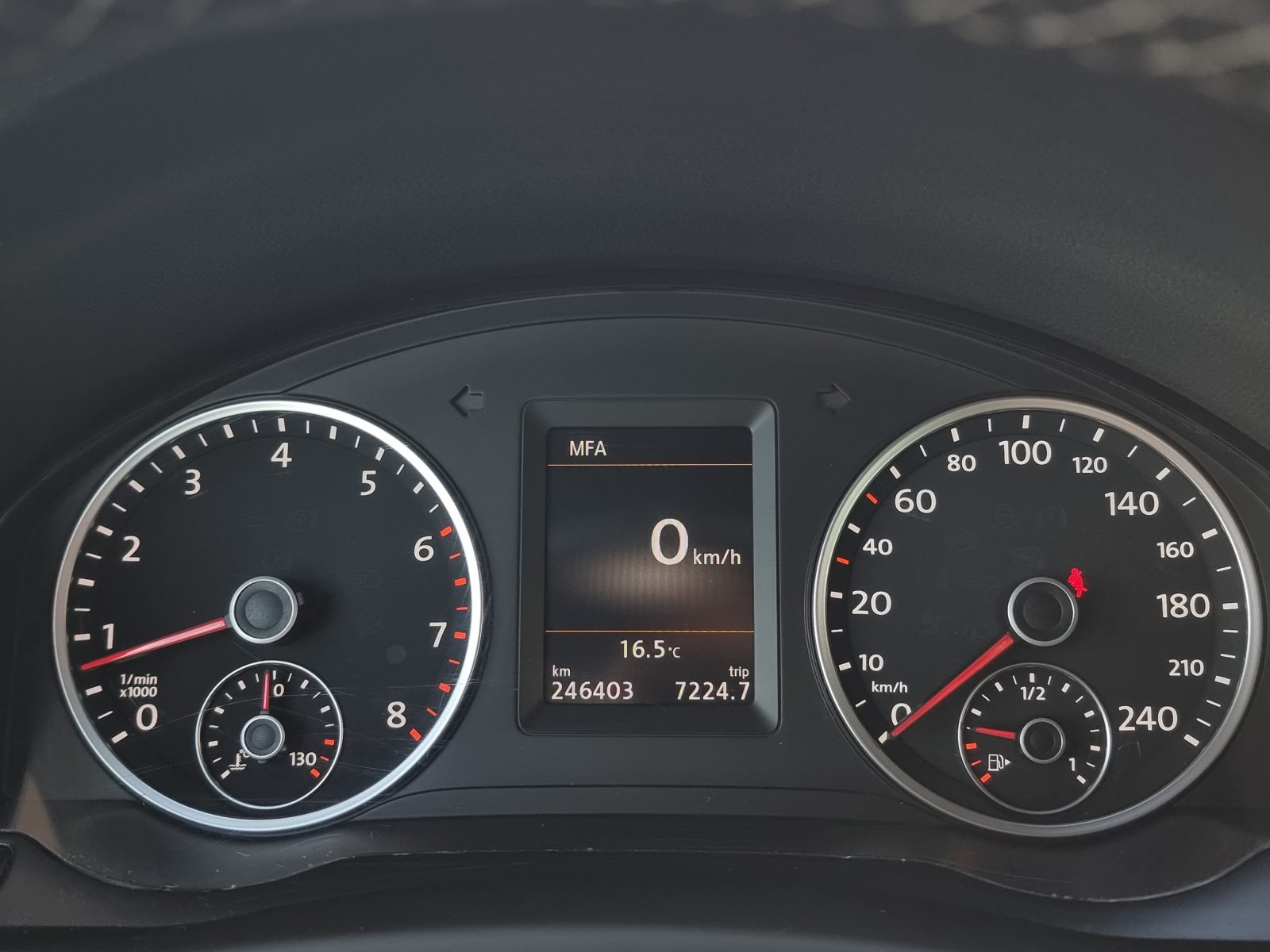 VOLKSWAGEN TIGUAN, 1.4 BENZINA, 122 CP, AN 2015, EURO 5       RATE-LIVRARE-GARANTIE