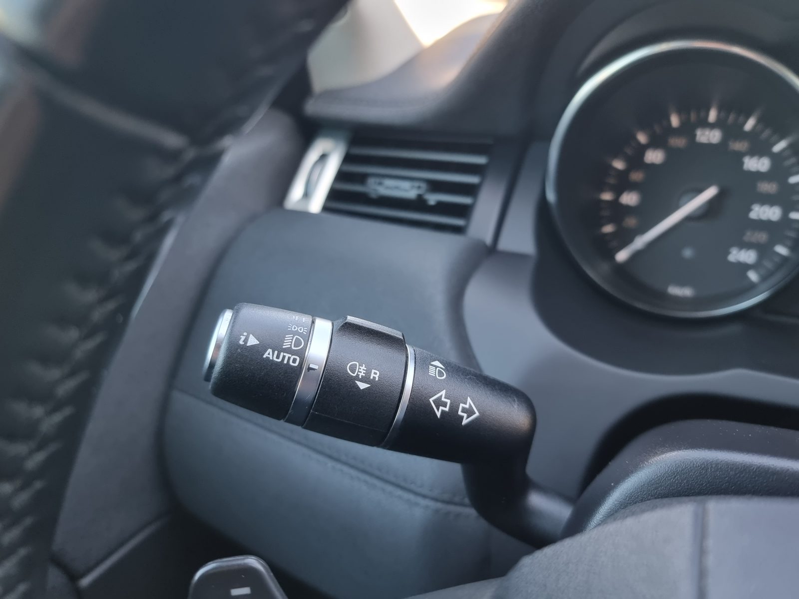 LAND ROVER RANGE ROVER EVOQUE 4X4, 2.0 DIESEL, 150 CP, AN 2017, EURO 6      REVIZIE EFECTUATA ( DISTRIBUTIE + ULEI SI FILTRE )     RATE-LIVRARE-GARANTIE