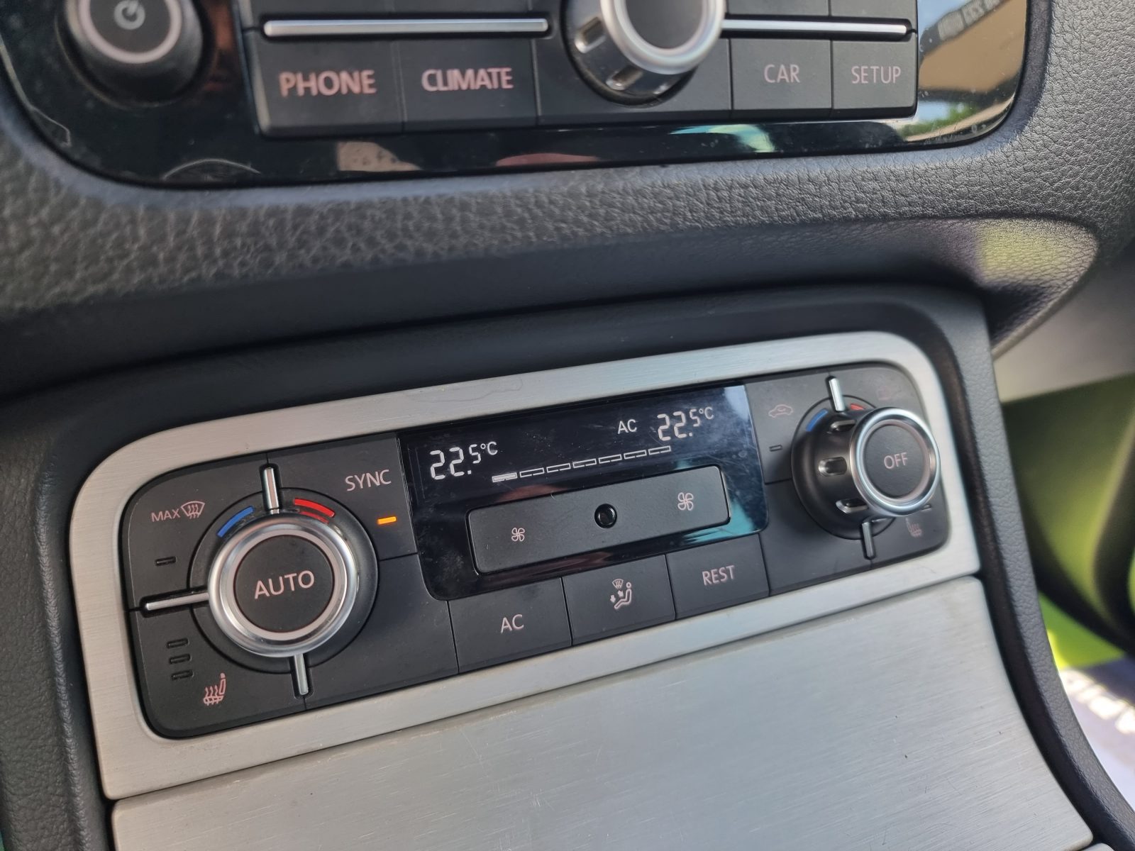 VW TOUAREG, 3.0 TDI, 245 CP, AN 2012, EURO 5    REVIZIE EFECTUATA ( DISTRIBUTIE + ULEI SI FILTRE )       RATE-LIVRARE-GARANTIE