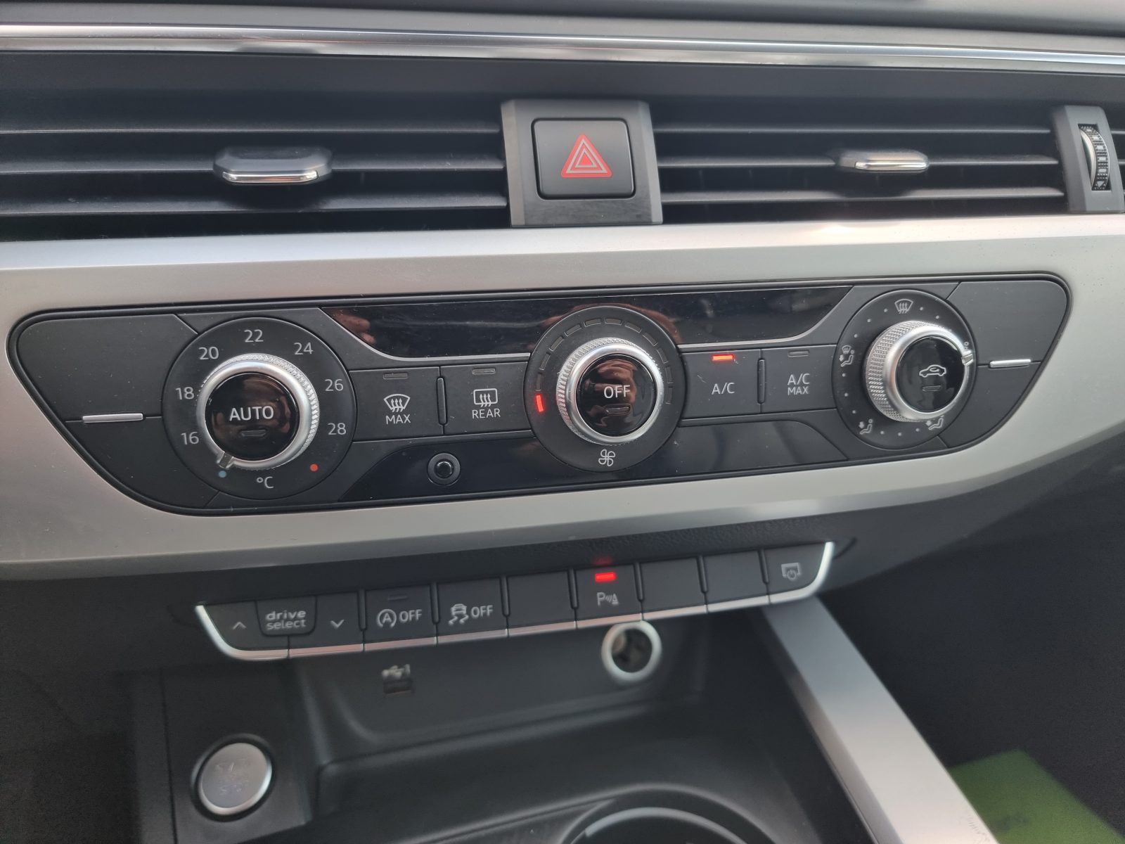 AUDI A4, 2.0 TDI, 150 CP, AN 2018, EURO 6     RATE-LIVRARE-GARANTIE